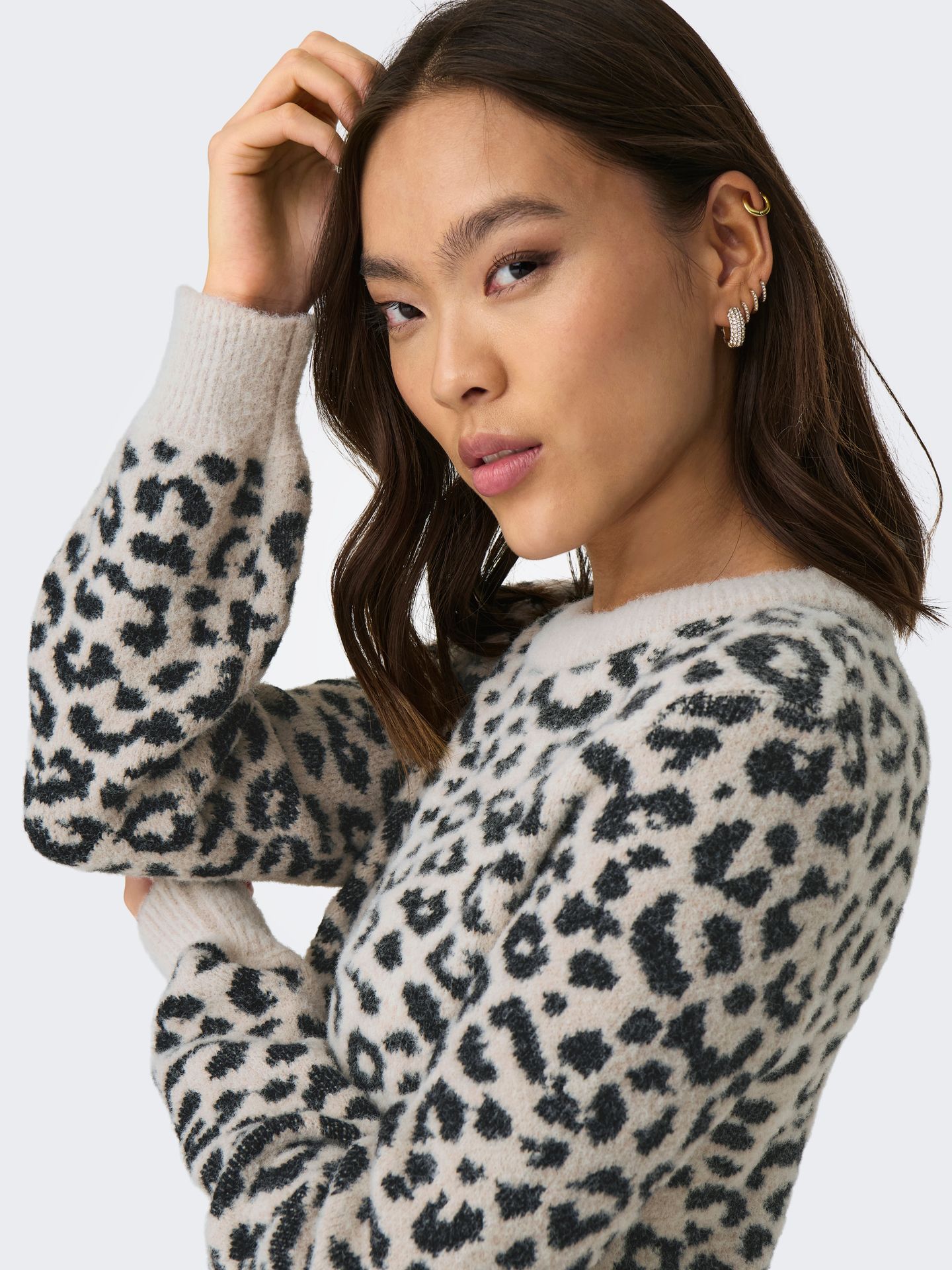 Only JDYLORRAINE ANIMAL L/S PULLOVER KNT Cement/BLACK LEOPARD SPOTS 2900160277039 Only JDYLORRAINE ANIMAL L/S PULLOVER KNT Cement/BLACK LEOPARD SPOTS 2900160277039