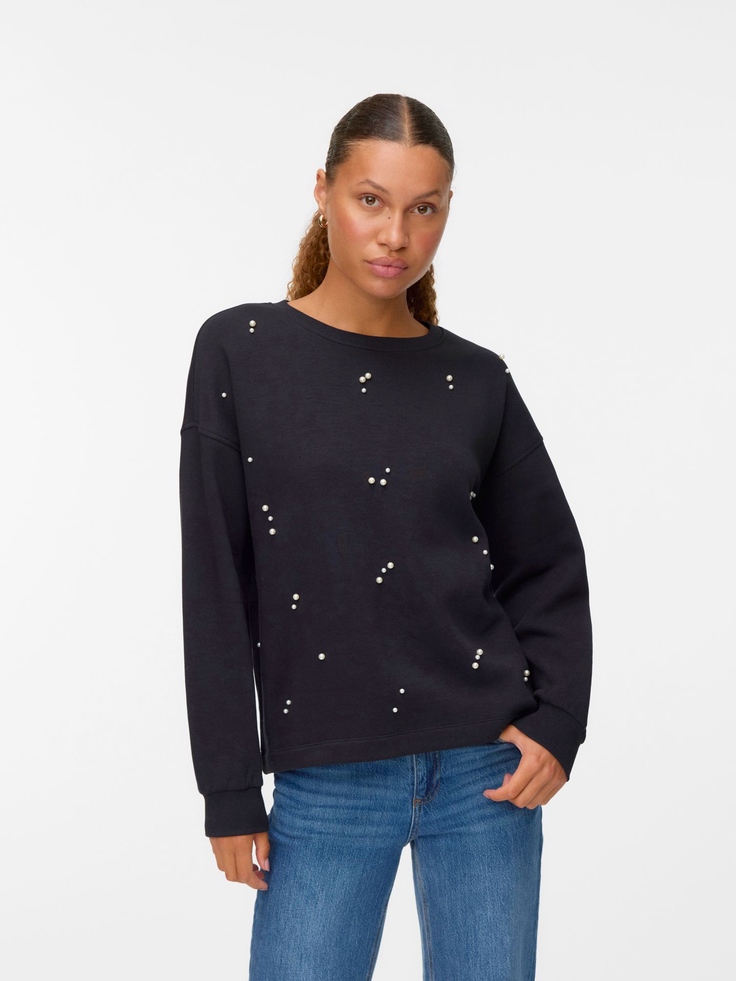 Vero Moda VMFATILDA L/S SWEATSHIRT JRS BTQ Black/SNOQ WHITE EMB 00115260-EKA26011400000427