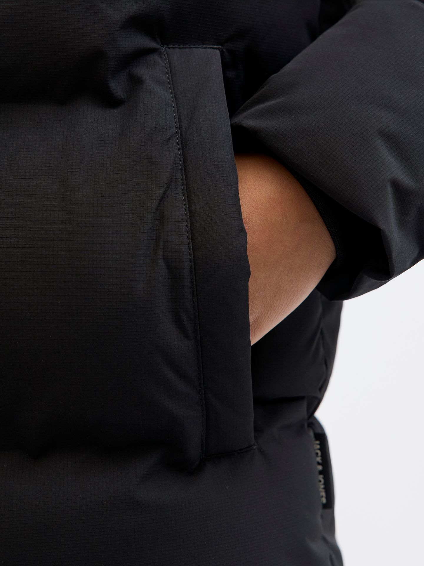 Jack & Jones JJESOHO PUFFER HOOD SN JNR Black 2900160694010