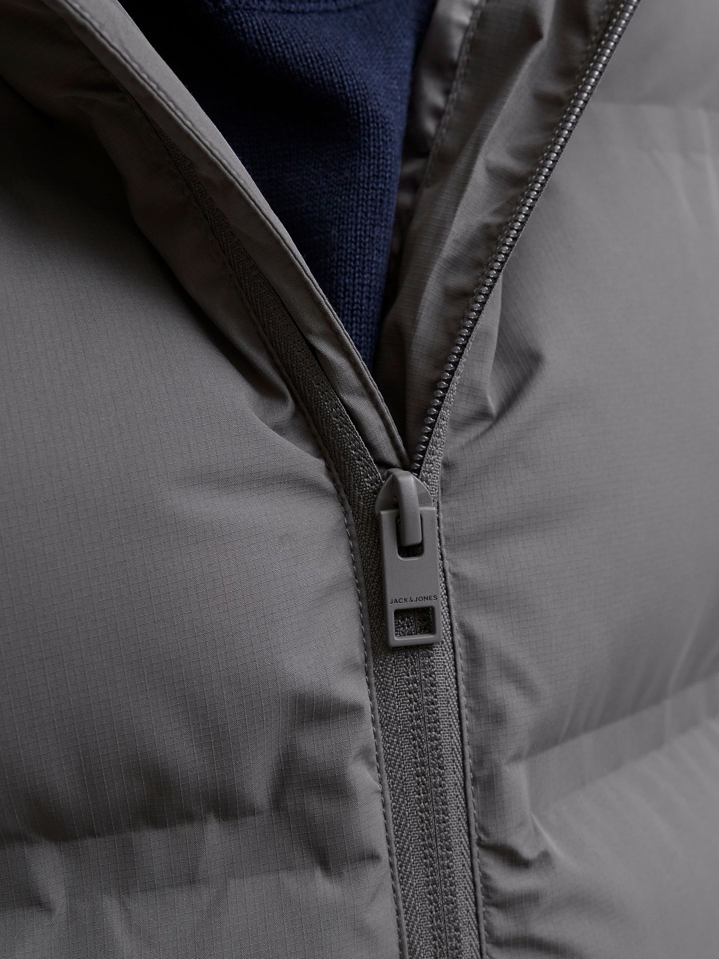 Jack & Jones JJESOHO PUFFER HOOD SN JNR Castlerock 2900160695024