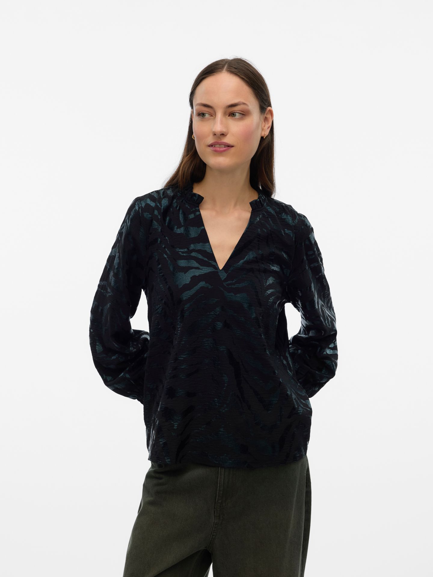 Vero Moda VMCARLA FOIL L/S V-NECK TOP WVN GA Black/COATED 2900160767035