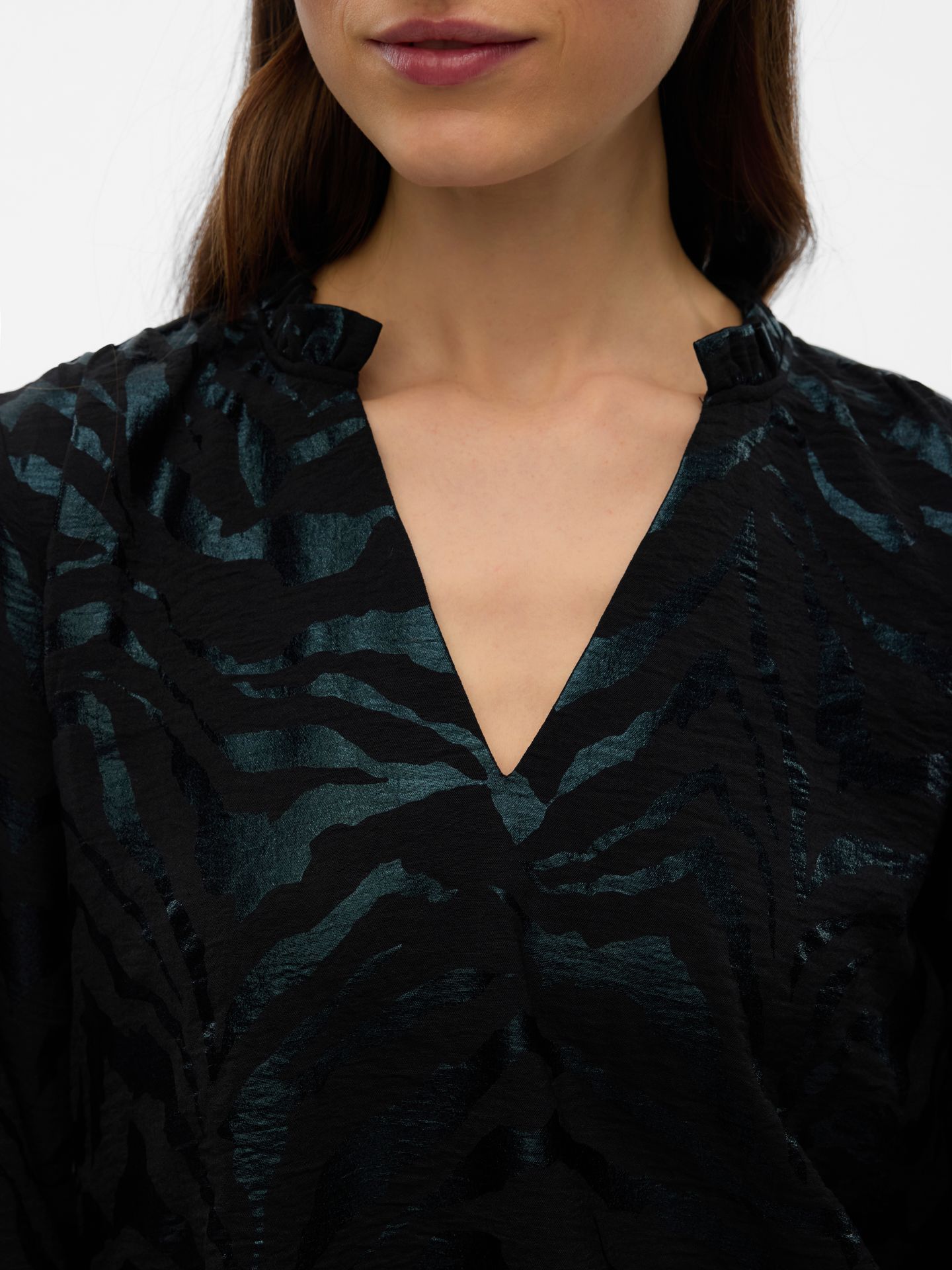 Vero Moda VMCARLA FOIL L/S V-NECK TOP WVN GA Black/COATED 2900160767035