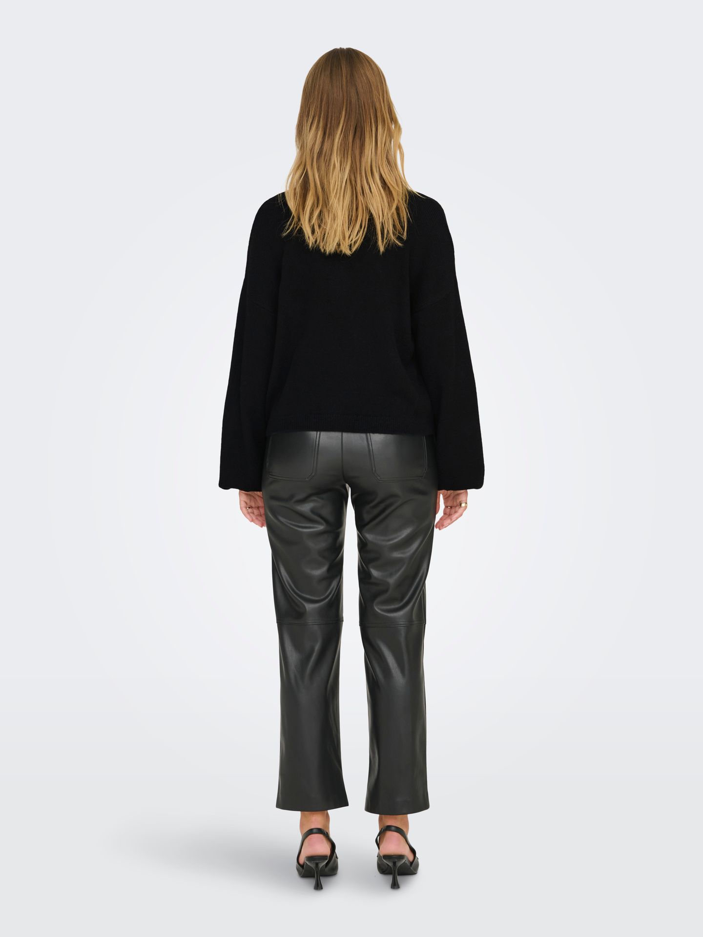 Only ONLDONNA LS BOW V-NECK KNT Black 2900160799043