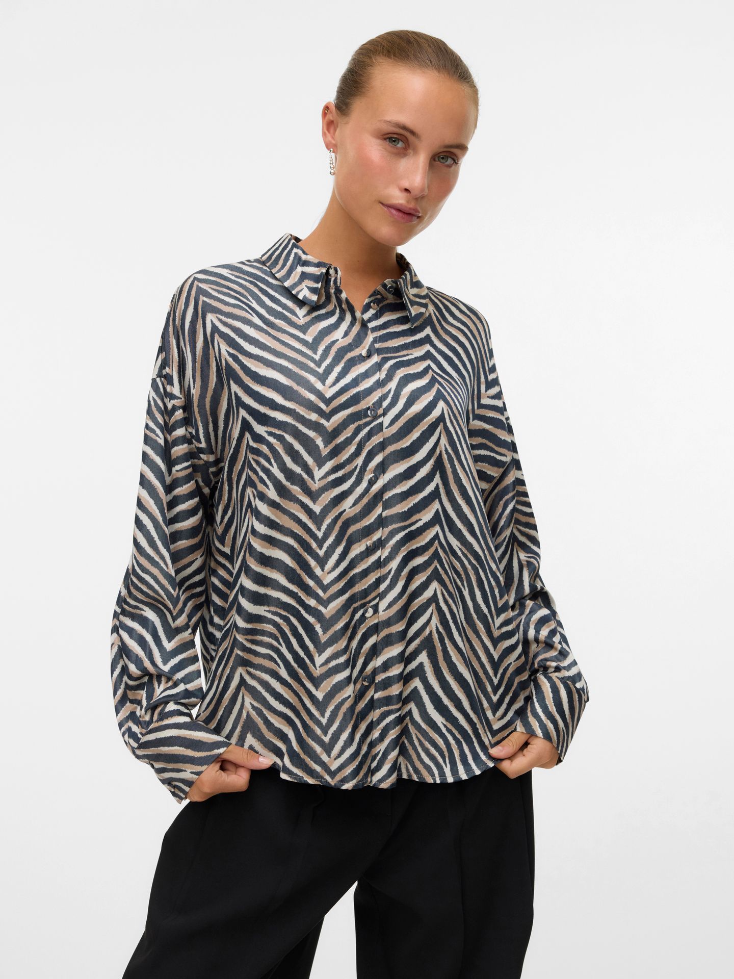 Vero Moda VMVINA SONYA LS SHIRT WVN GA Black/COATED 00116019-EKA26011400000116