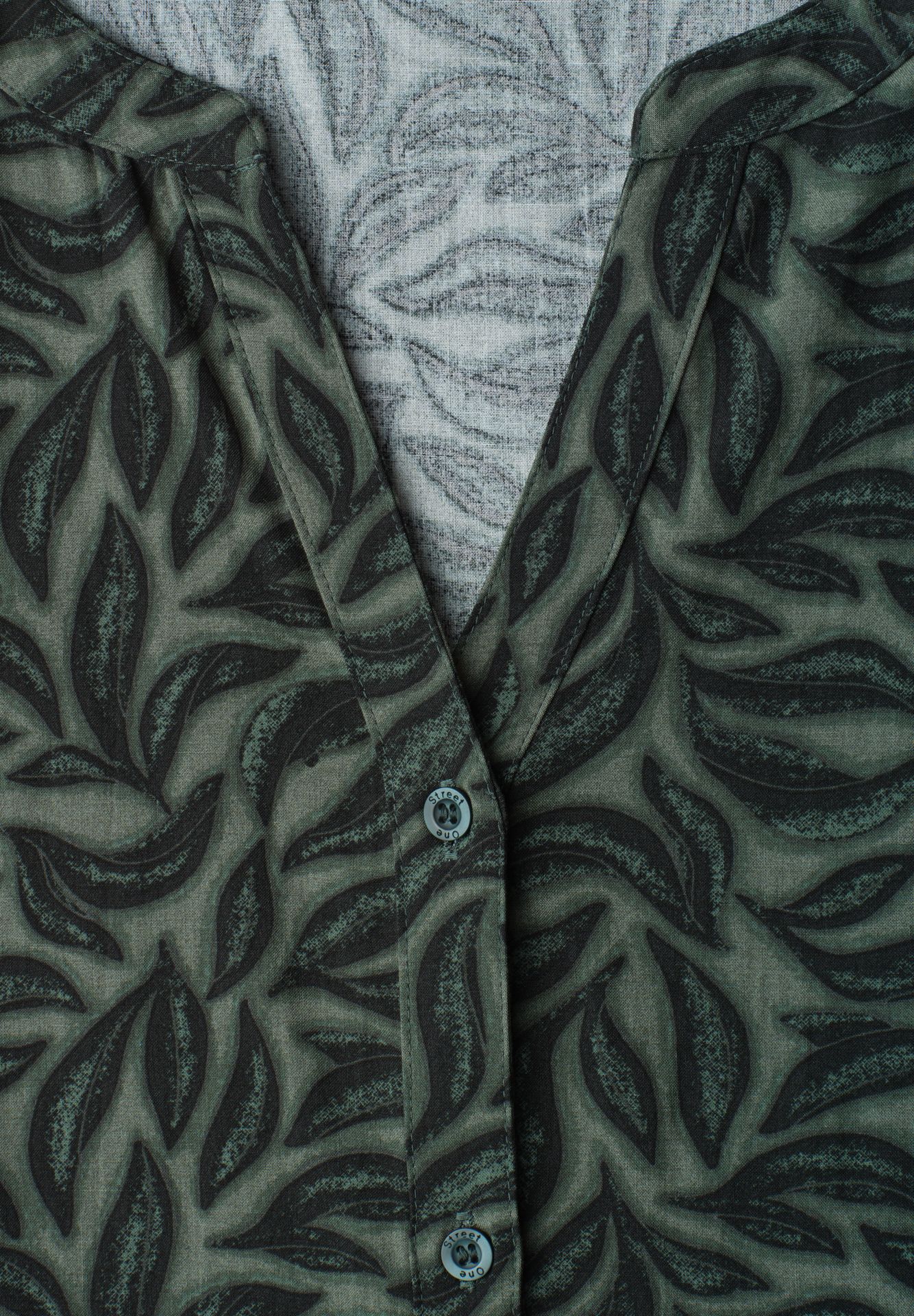 Street-One A346645 Buttoned splitneck blouse A deep bound green 2900162512039