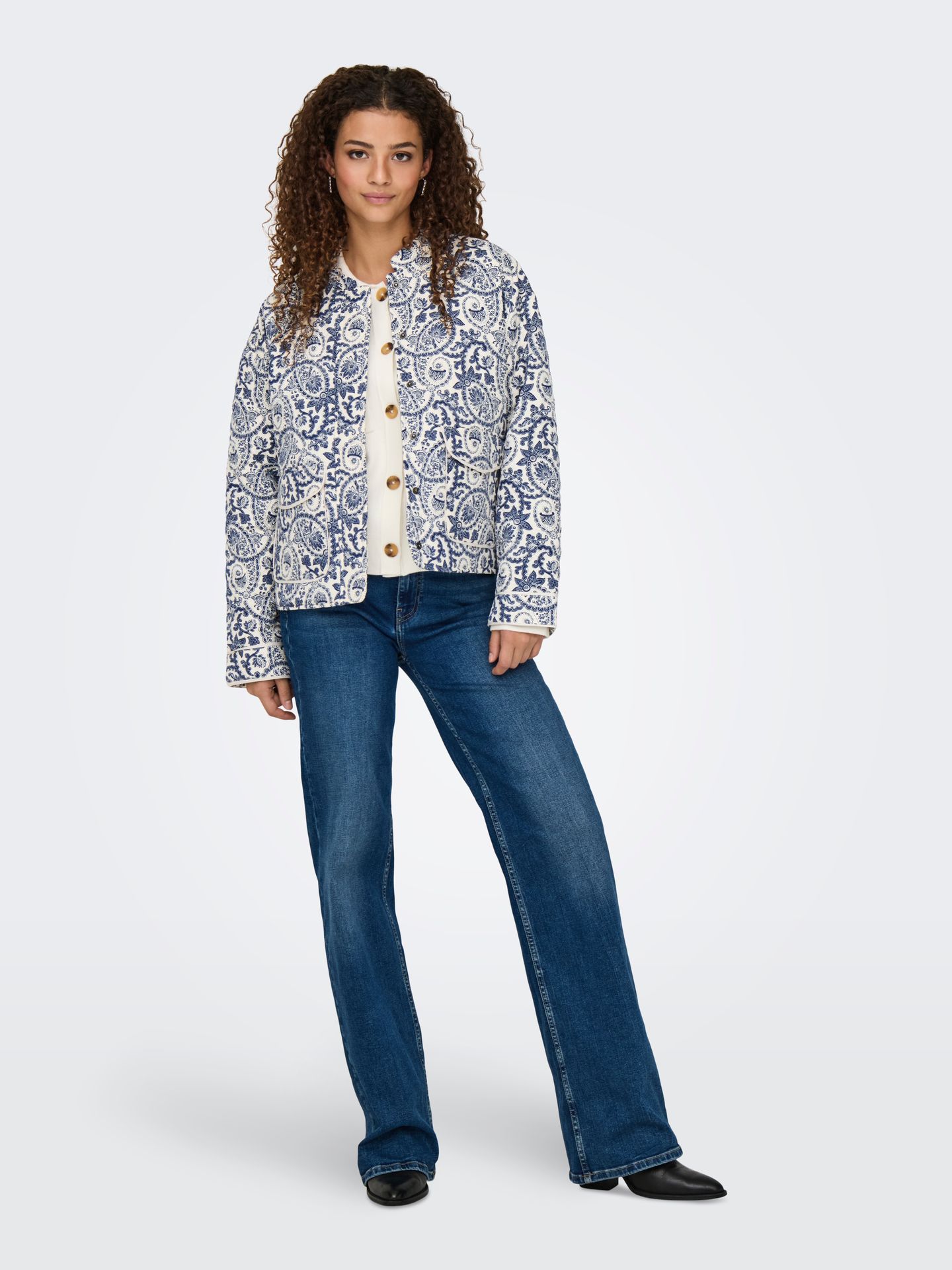 Only ONLHALLIE QUILTED JACKET OTW NOOS Cloud Dancer/2024 BRODERIE ANGLAISE 2900162951036