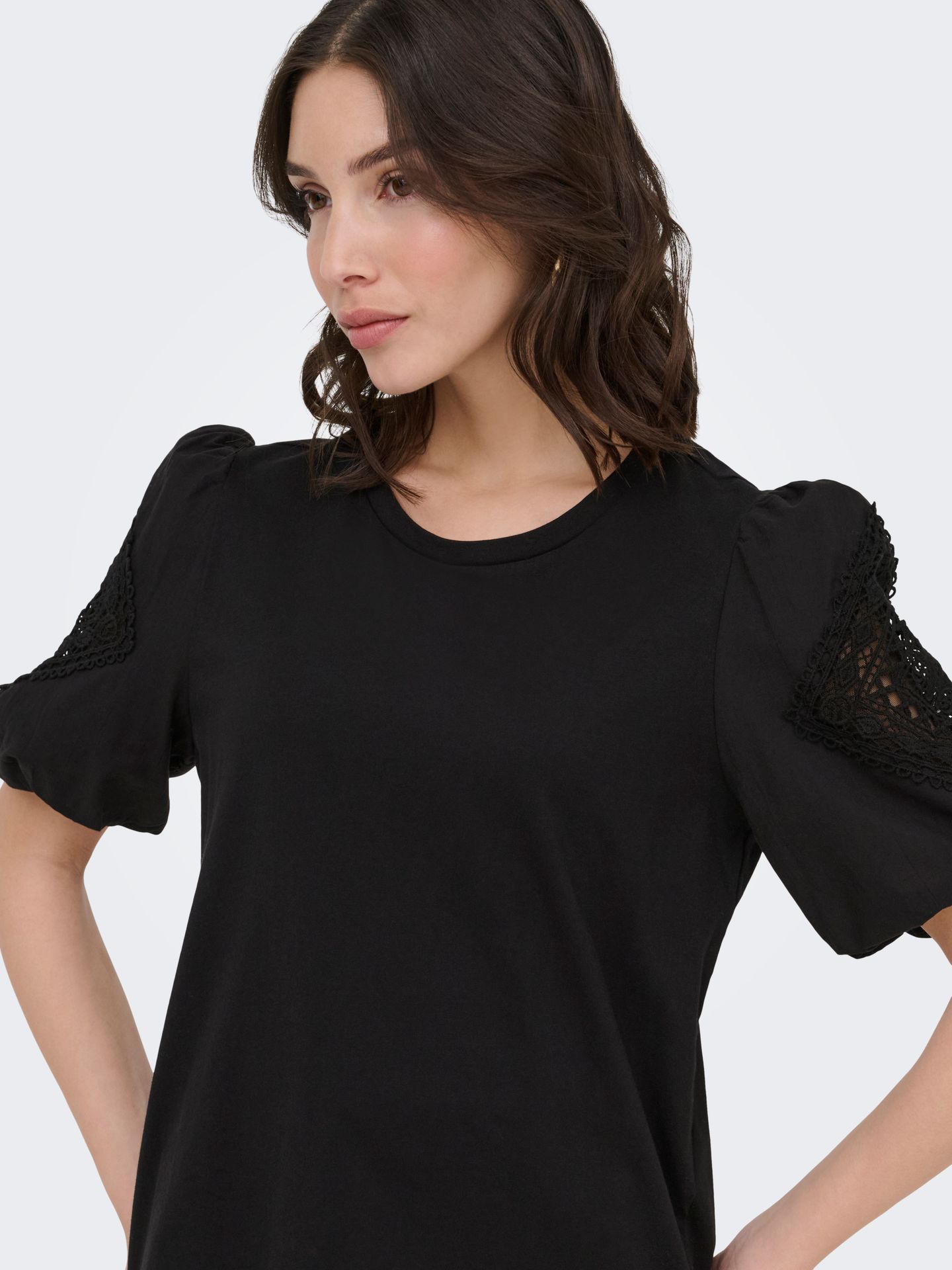 JDY JDYUMA LIFE S/S LACE DETAIL TOP JRS Black 2900163902020