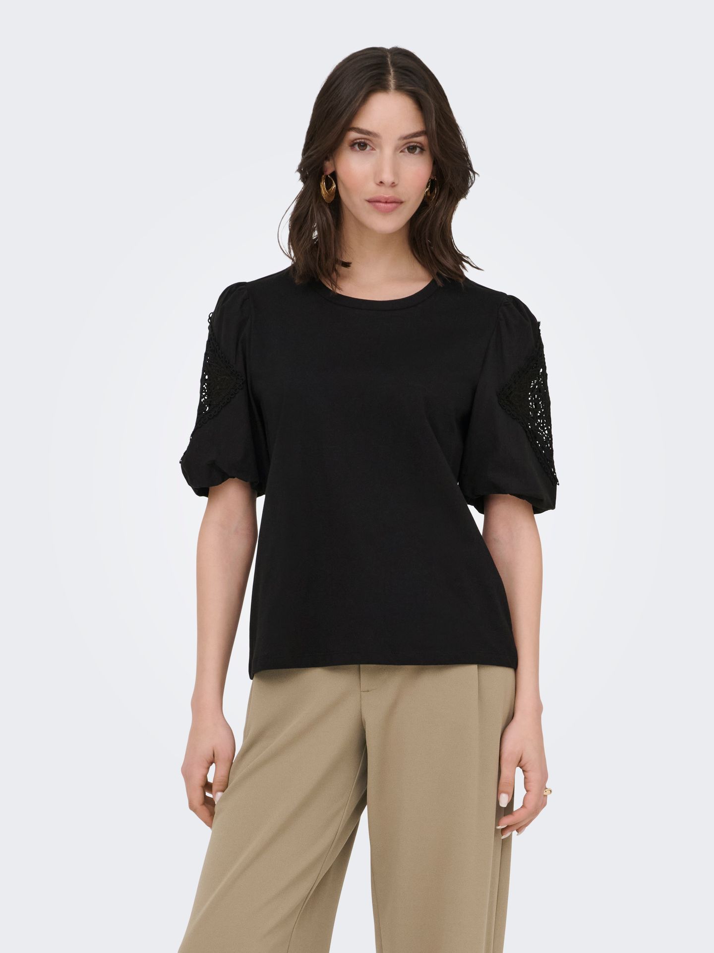 JDY JDYUMA LIFE S/S LACE DETAIL TOP JRS Black 00117059-EKA26011400000004