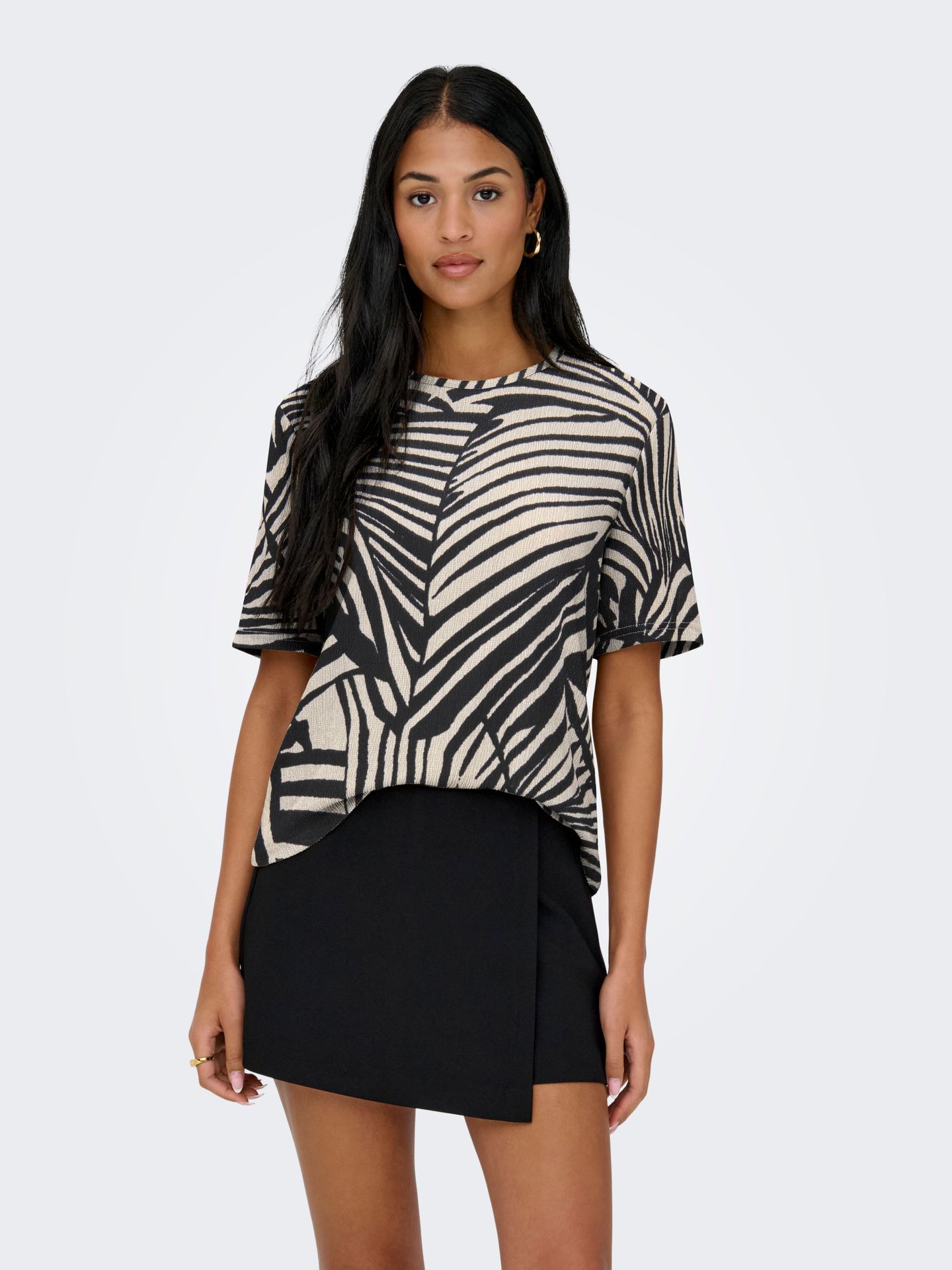 Only JDYDEBBIE S/S TOP JRS Sandshell/BLACK TROPE 2900163983043