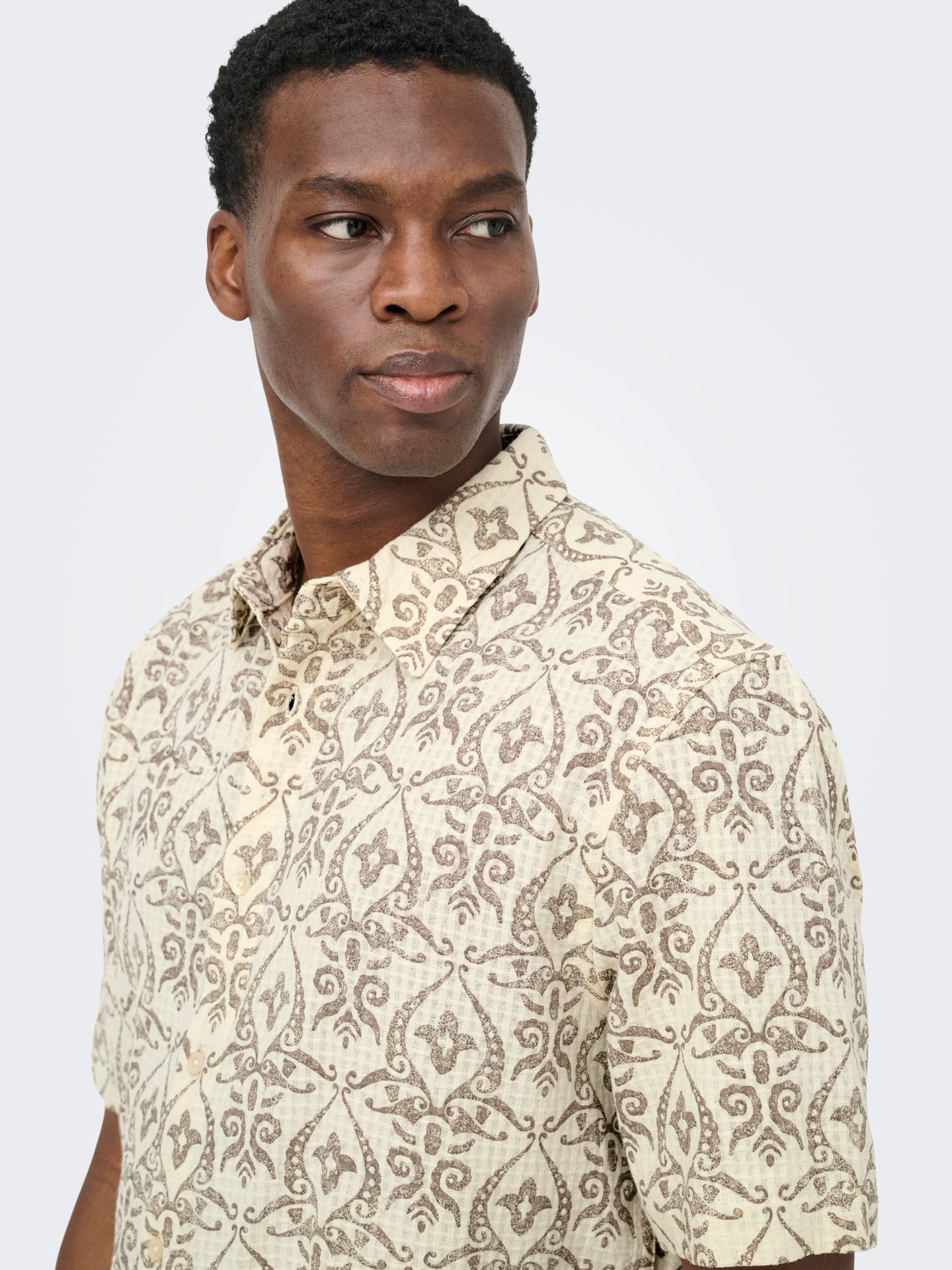 Only & Sons ONSSEA JACQUARD SS SHIRT REG VD Bone White/Walnut 2900164081038