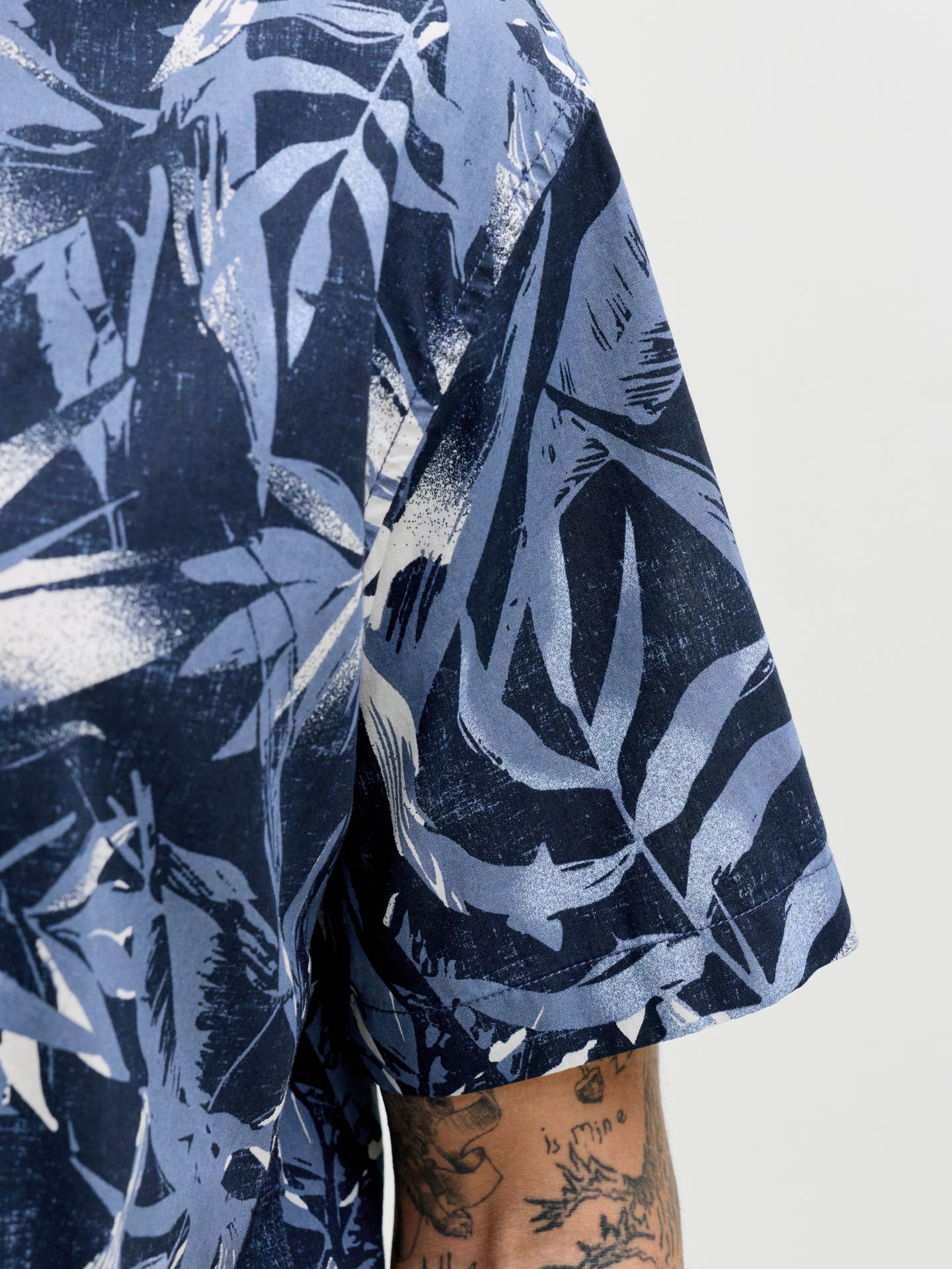 Jack & Jones JJHONOLULU AOP SHIRT SS Navy Blazer 2900164183039