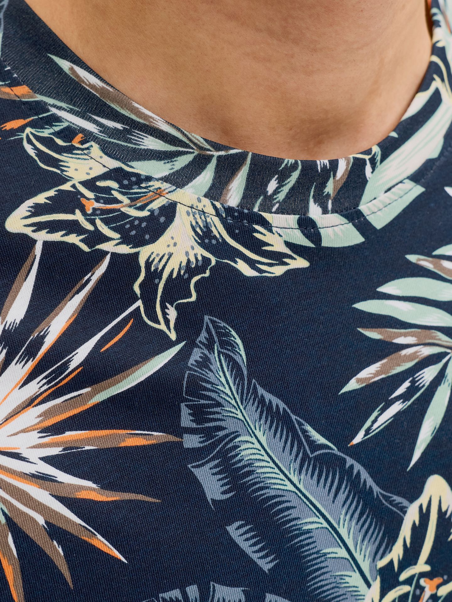 Jack & Jones JJHONOLULU AOP TEE SS CREW NECK Navy Blazer 2900164294018