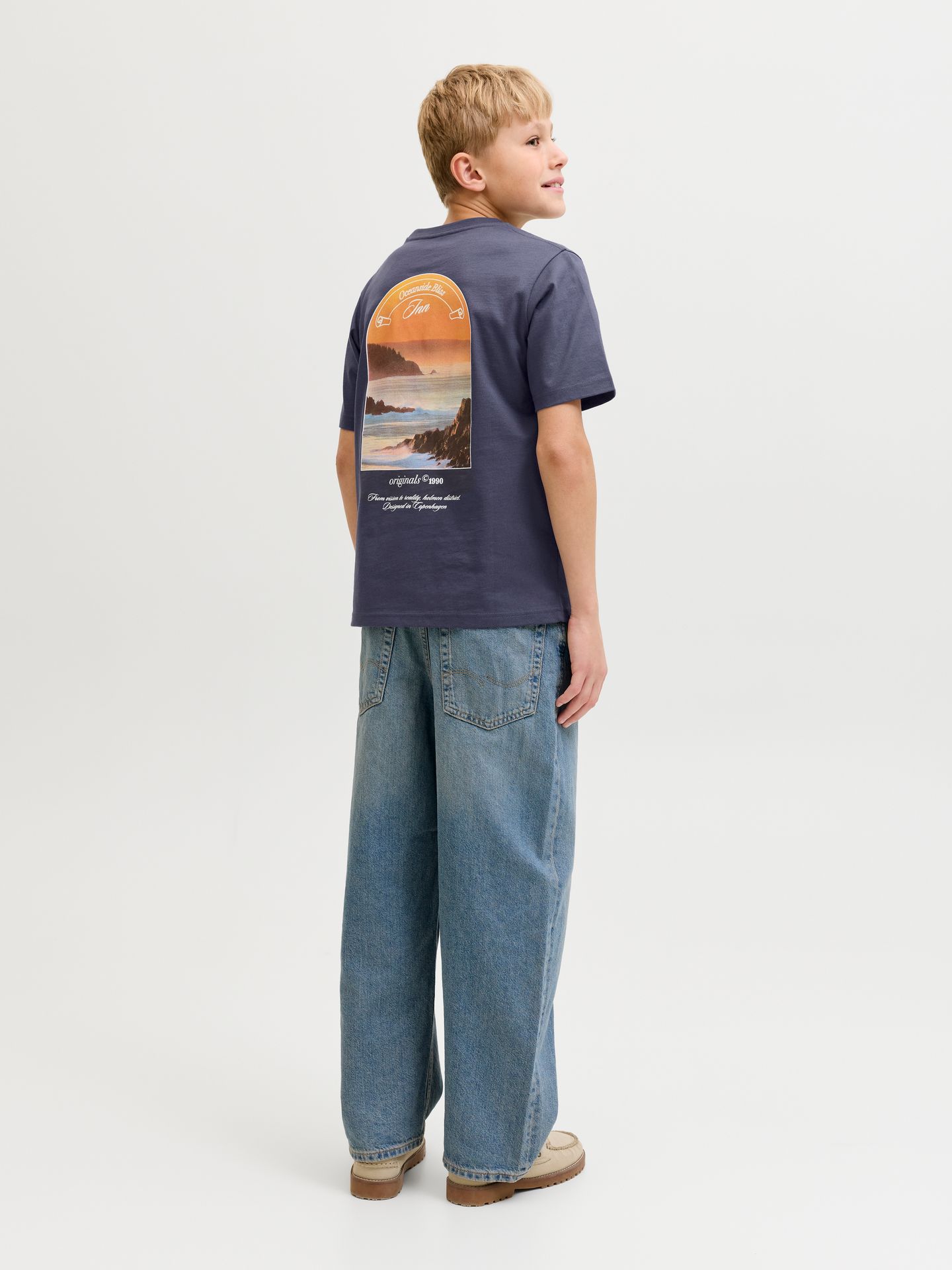 Jack & Jones JORMONTAUK PHOTO BACK TEE SS CN JNR Odyssey Gray 2900164786032