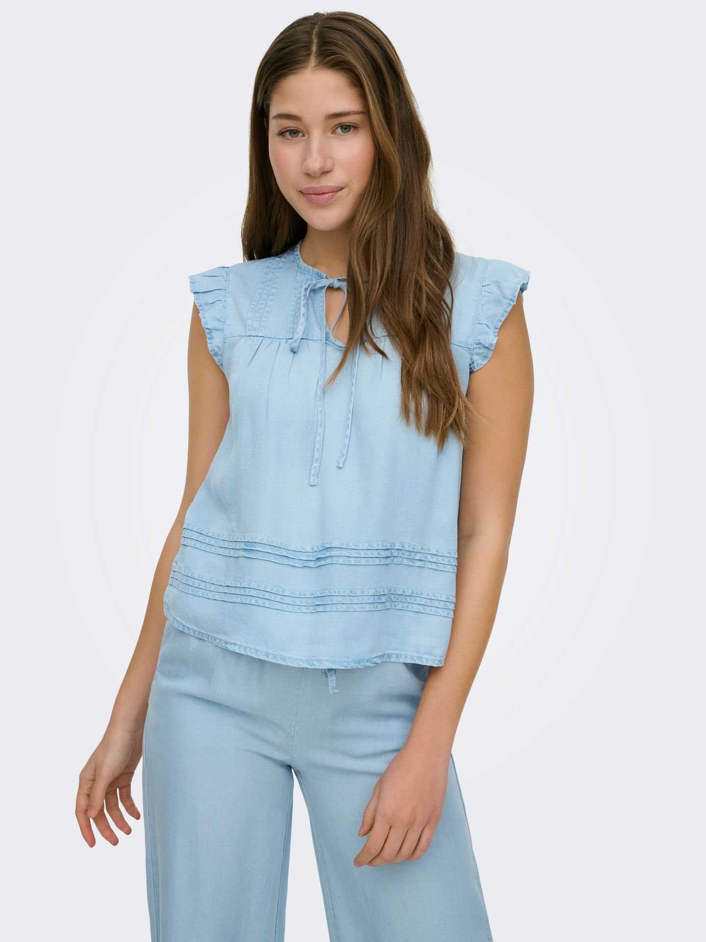 Only ONLCHARIS LIFE SL TIE NECK TOP WVN Light Blue Denim 2900165473030