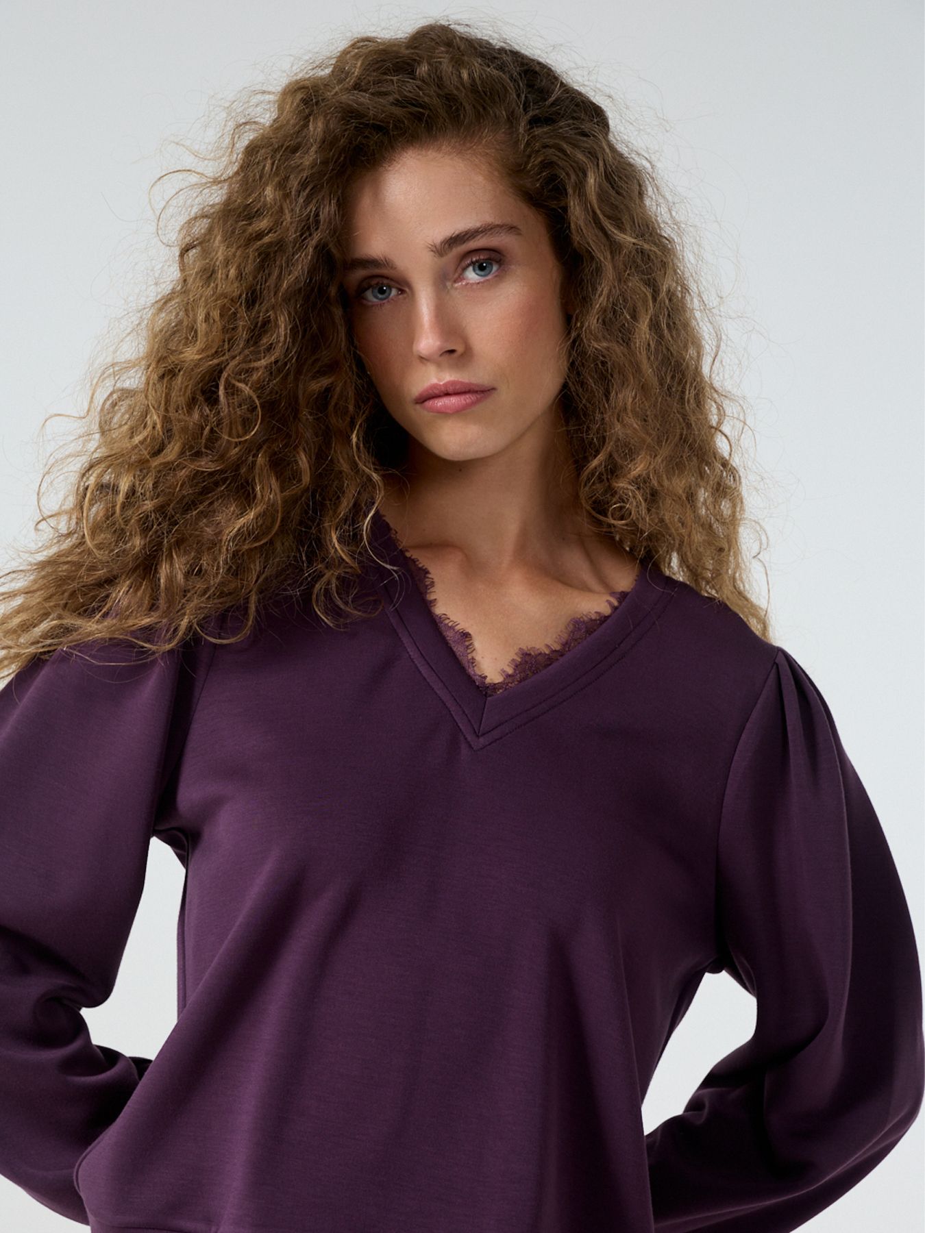 Tramontana Jumper Lace Detail Aubergine Noir 004840 2900165523018