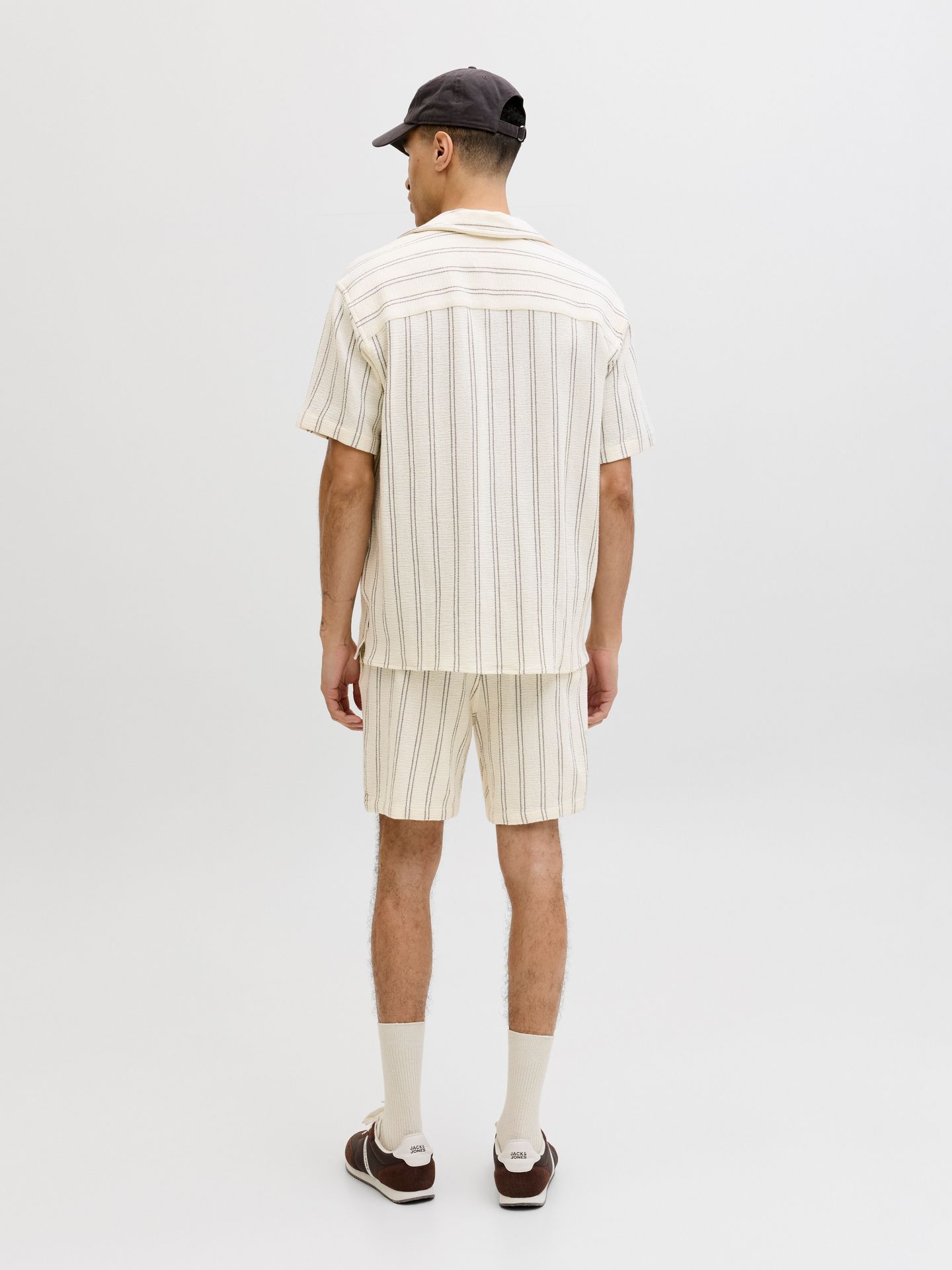 Jack & Jones JPSTJAIDEN COBA STRIPE JOG SHORTS R Antique White/AOP 2900166501046