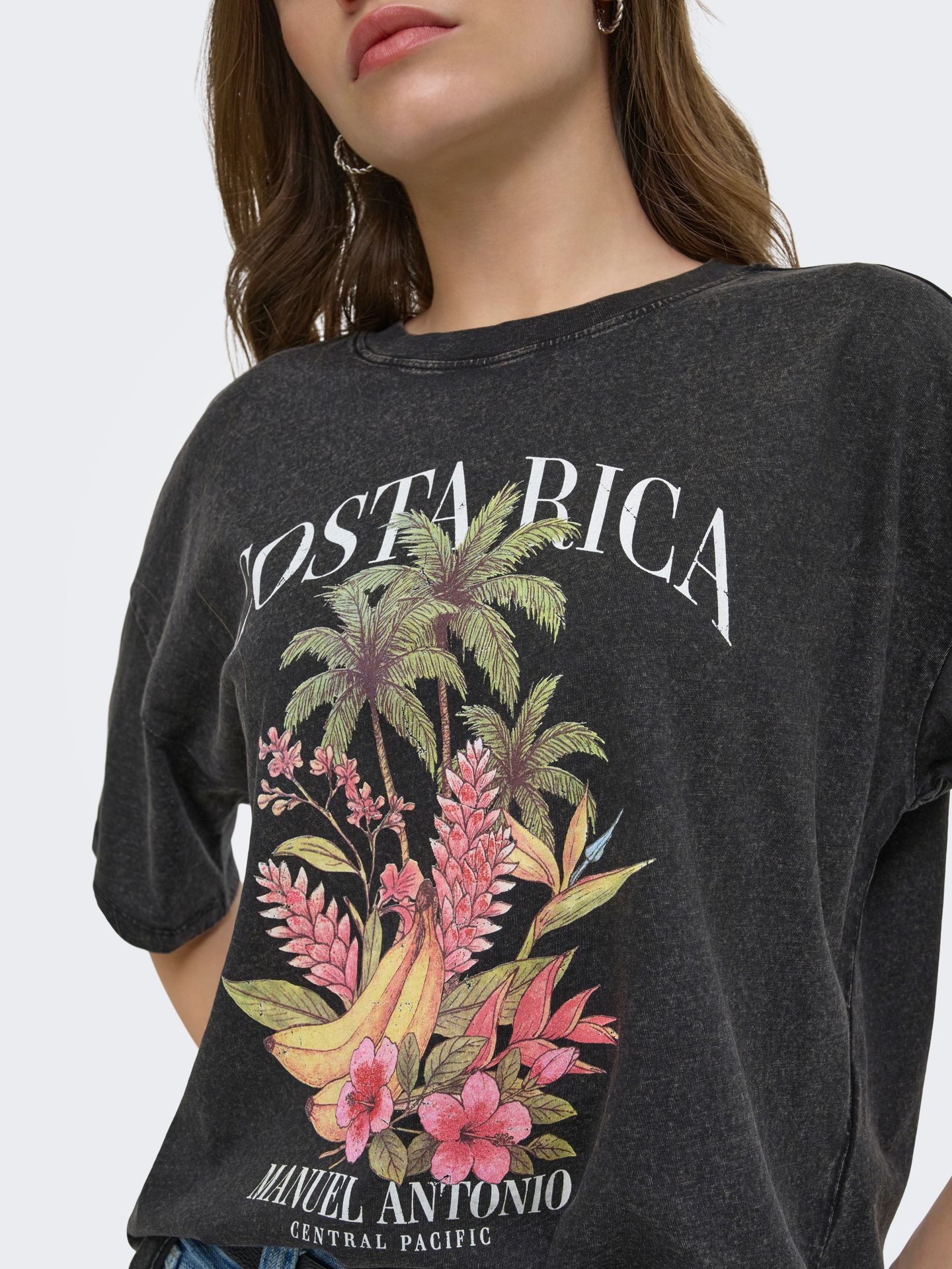 Only ONLLUCY BOXY S/S TOP JRS Black/LEO AOP 2900166495048