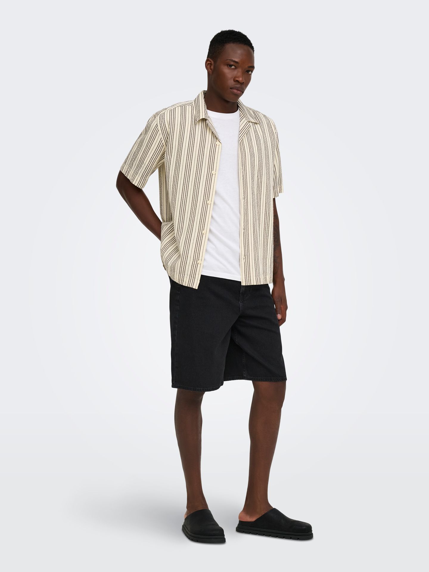 Only & Sons ONSCRUZ RLX SEERSUCKER RESORT SS SH Antique White/Black Coffee 2900166572039