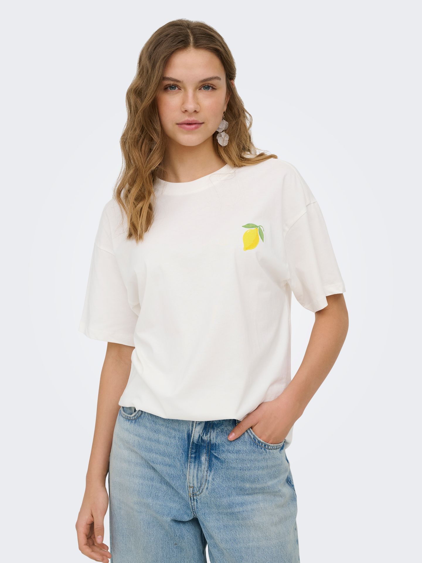 Only ONLELLE S/S PRINTED TEE CS JRS Cloud Dancer/2024 BRODERIE ANGLAISE 2900166707035