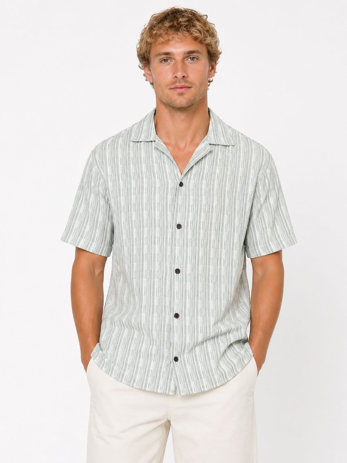 Jack & Jones JPRBLUTIAGO STRUCTURE SS RESORT SHI Laurel Wreath 00118534-EKA26011400003446