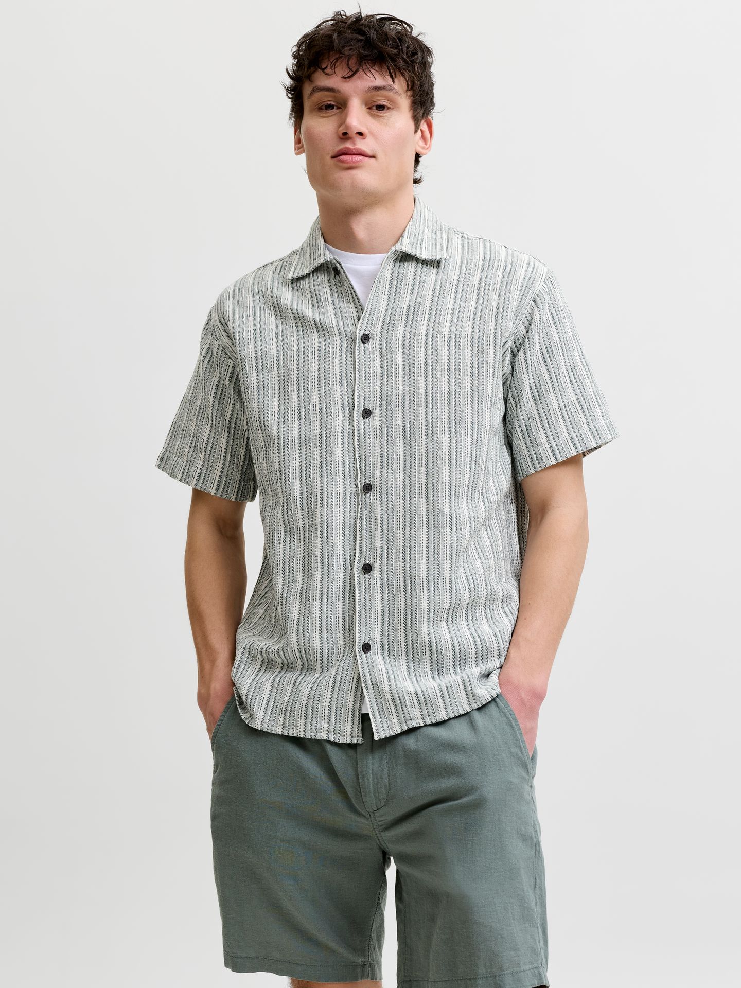 Jack & Jones JPRBLUTIAGO STRUCTURE SS RESORT SHI Laurel Wreath 00118534-EKA26011400003446