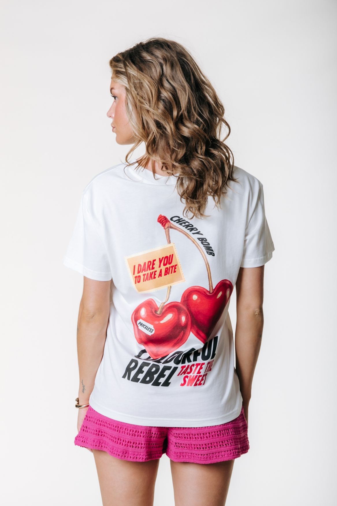 Colourful Rebel Sweet Cherry Loosefit Tee 118 standard white 00118555-EKA26011600000039