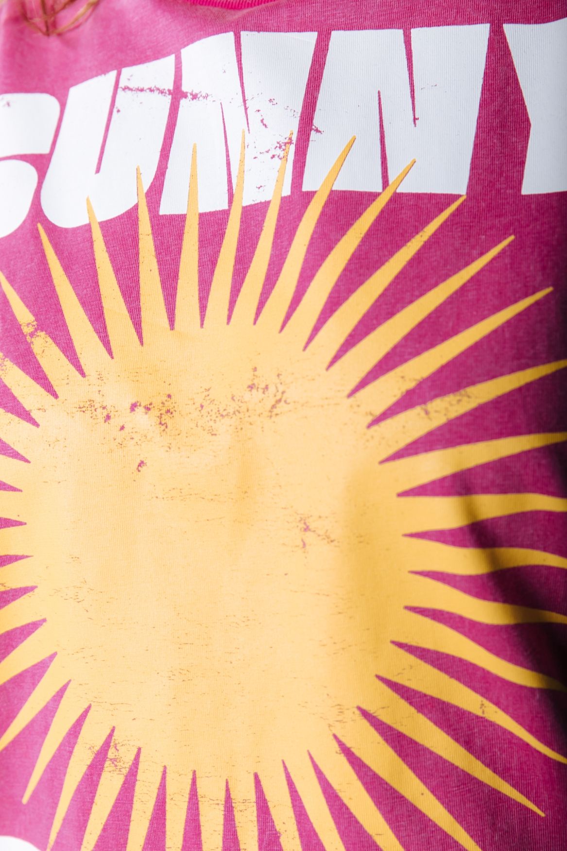 Colourful Rebel Sunny Days Acid Wash Loosefit Tee 619 dark fuchsia 2900166750079