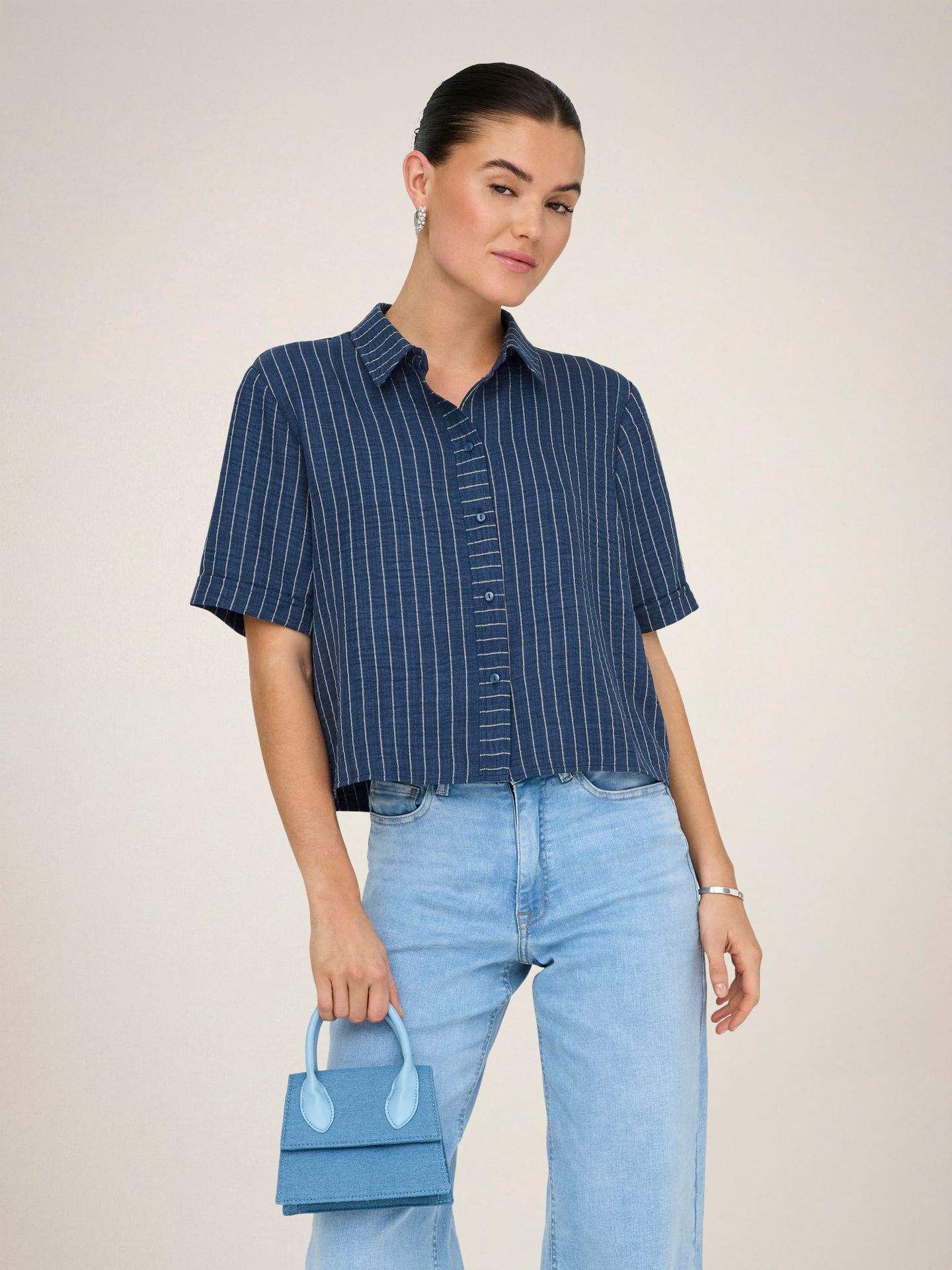 JDY JDYPOWER S/S SHORT SHIRT WVN NOOS Insignia Blue/CLOUD DANCER 2900166772040