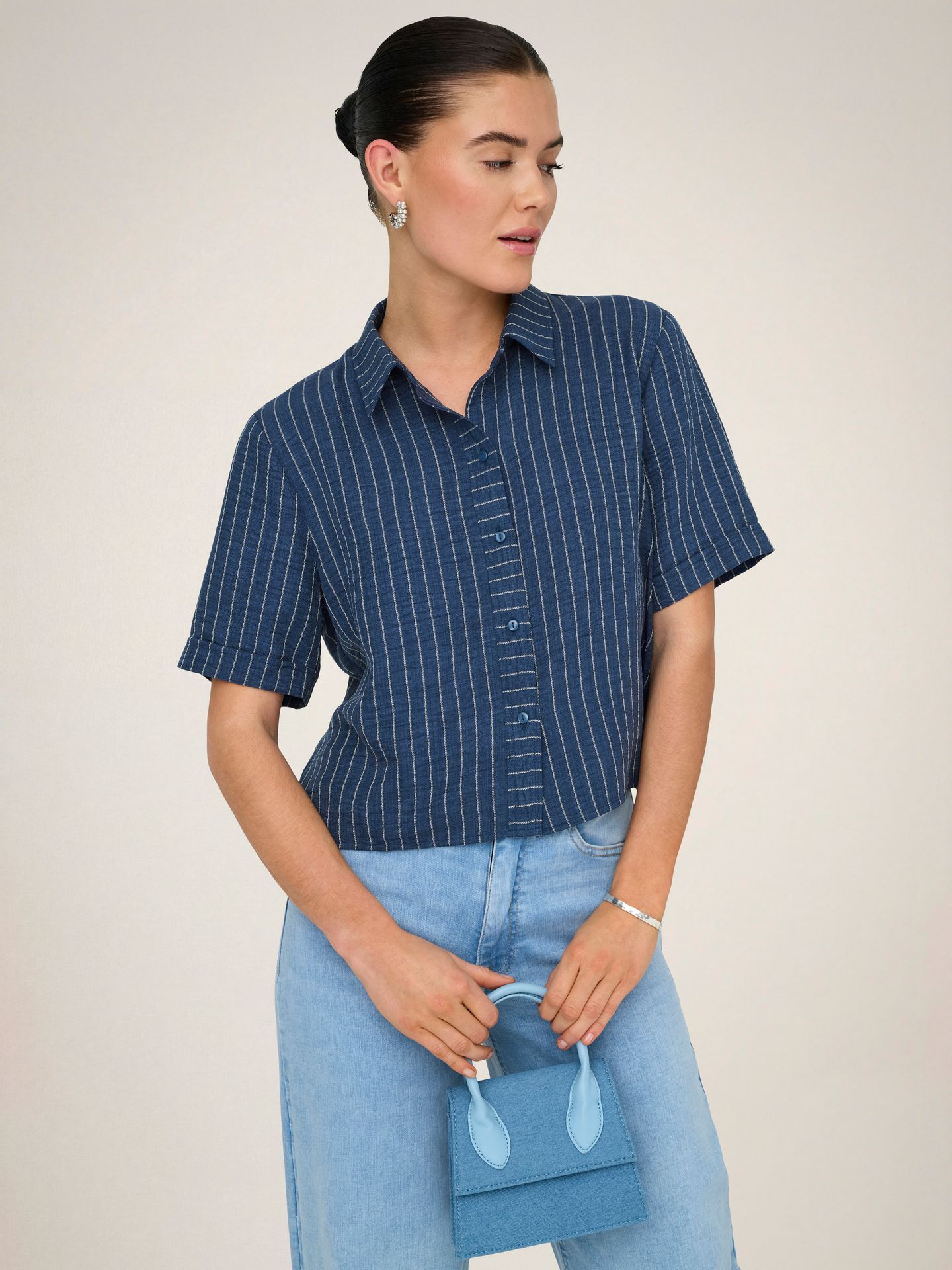 JDY JDYPOWER S/S SHORT SHIRT WVN NOOS Insignia Blue/CLOUD DANCER 2900166772040