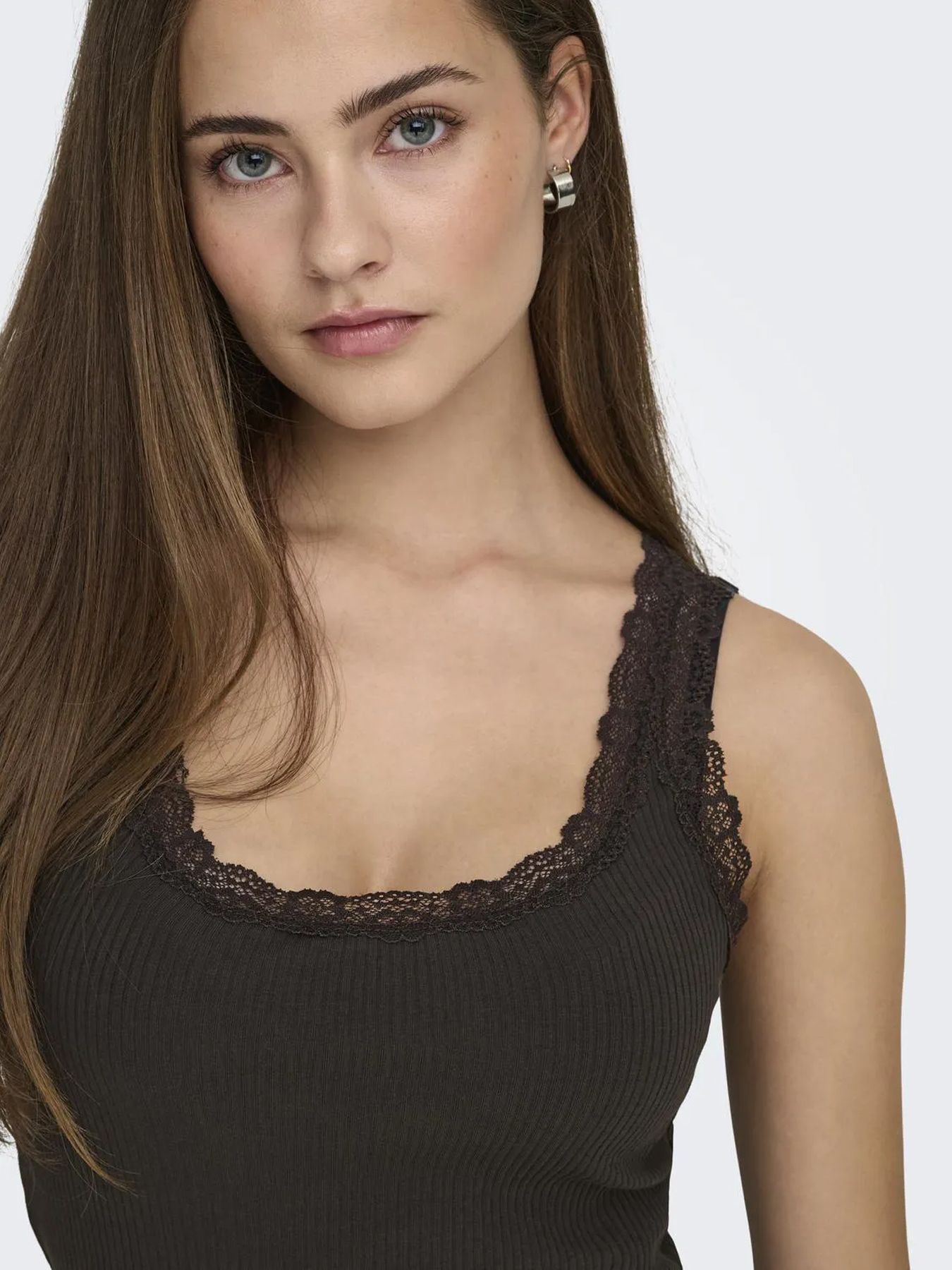 Only ONLSARA SHARAI TANK TOP JRS NOOS Chocolate Torte 2900168351021