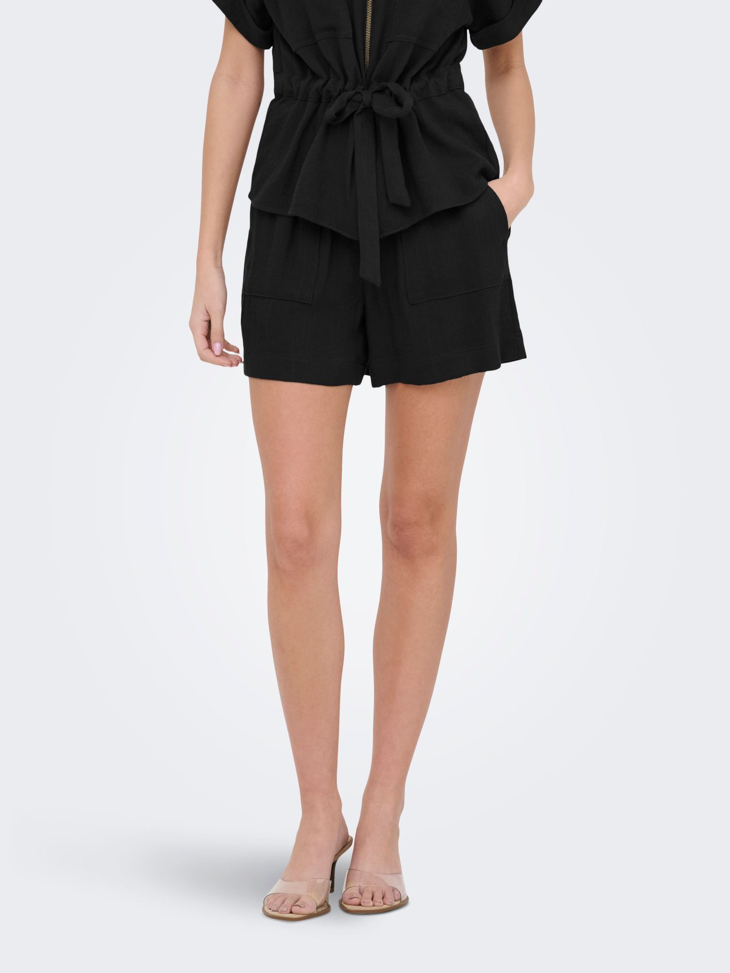 Only JDYMILLE MW SHORTS WVN NOOS Black 00118575-EKA26011400000004