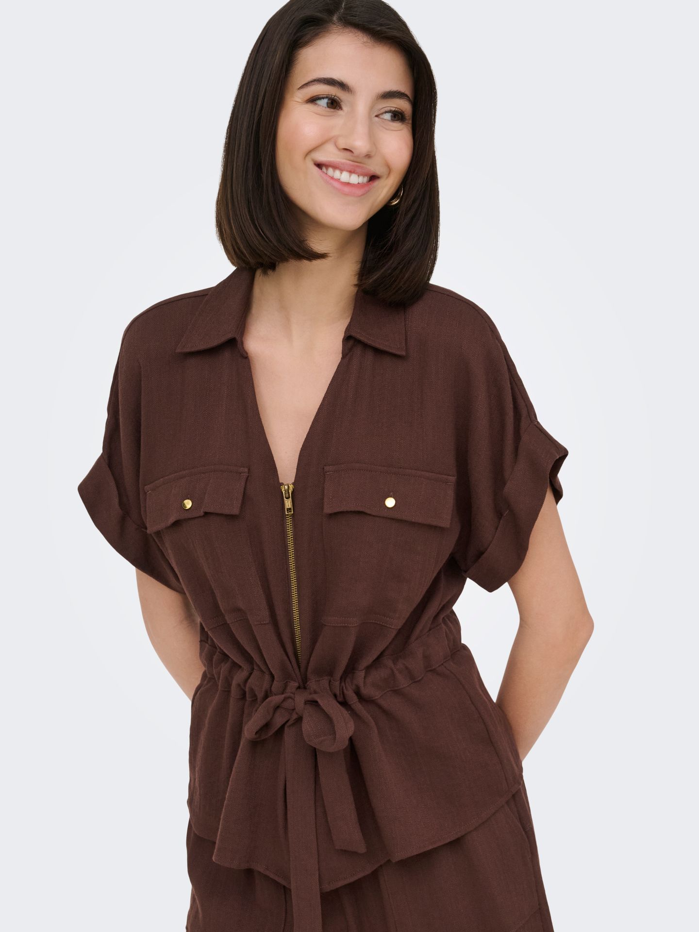 JDY JDYMILLE S/S ZIP SHIRT WVN NOOS Chicory Coffee 2900166800040