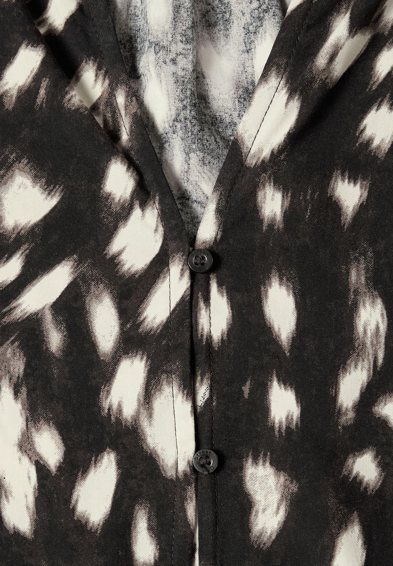Street-One A347006 Splitneck blouse w button d black 2900166983033