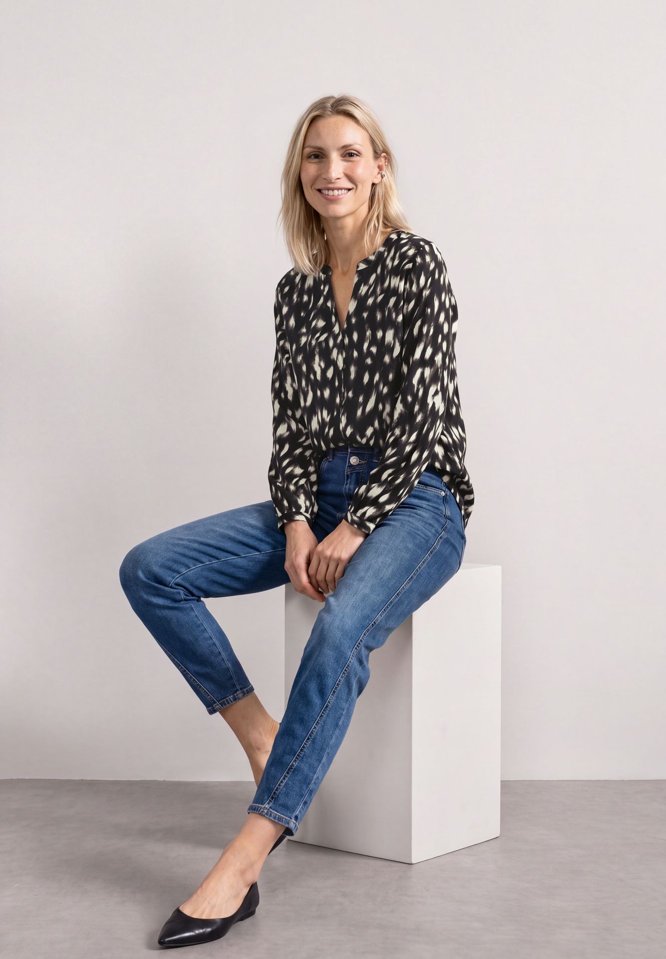 Street-One A347006 Splitneck blouse w button d black 2900166983033