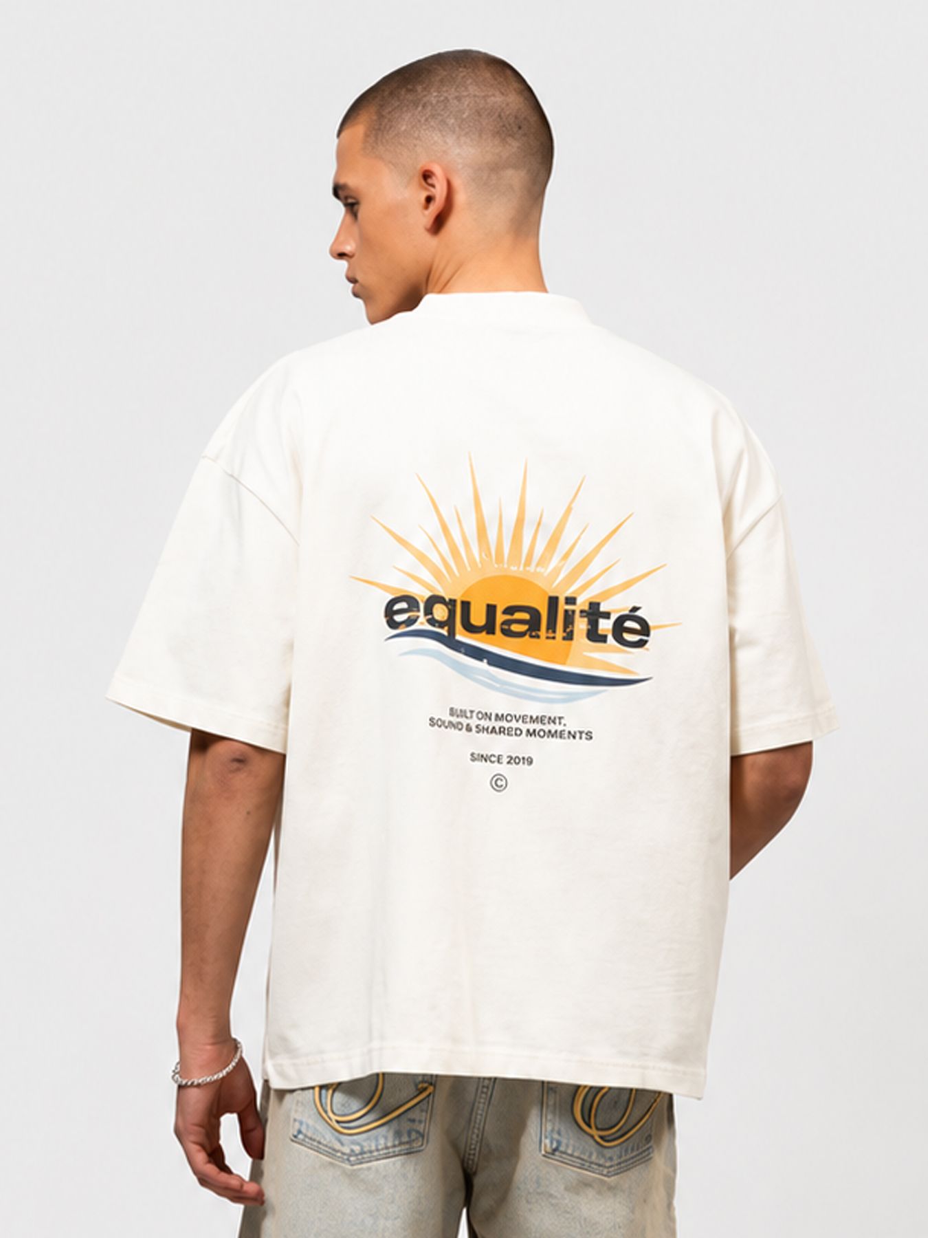 Equalité Golden hour boxy tee off white 2900167177042