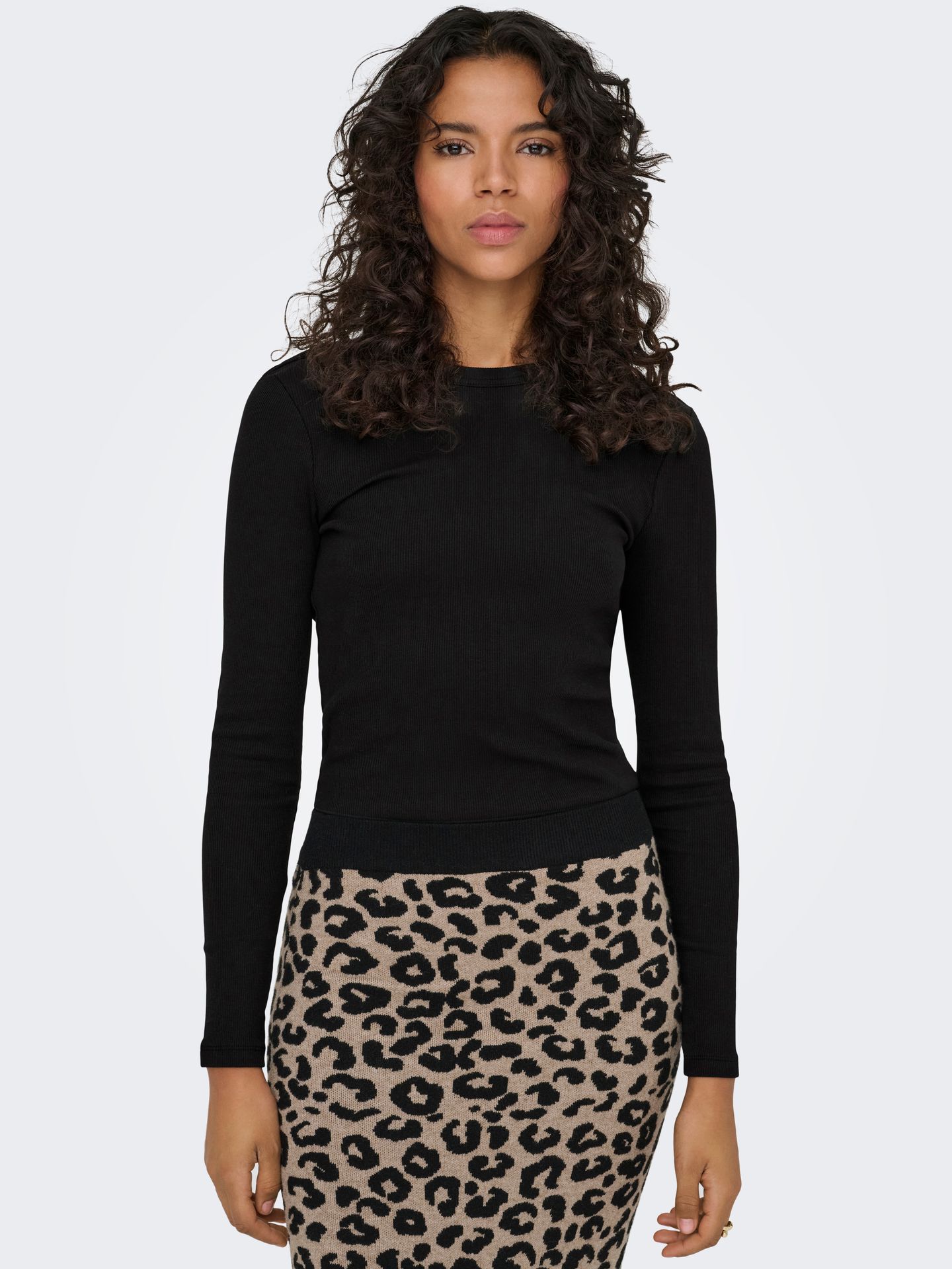 Only ONLVAL L/S O-NECK TOP JRS NOOS Black 00118882-EKA26011400000004