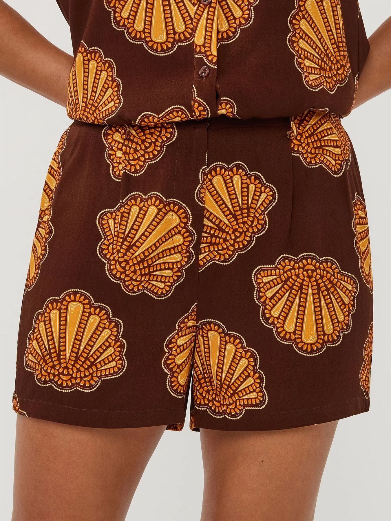Ydence Short Nadia  Brown Shells 2900167829033