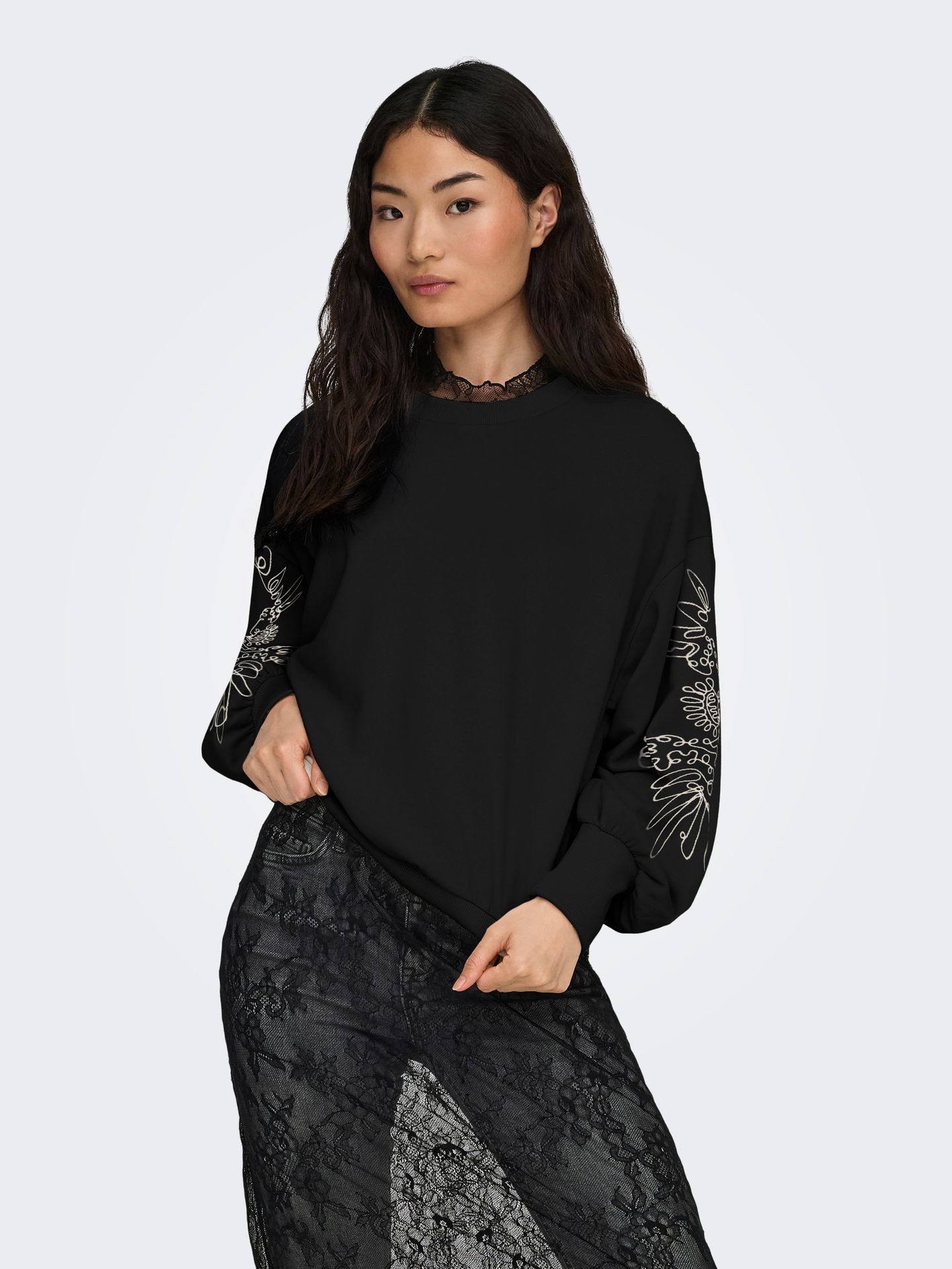 Only ONLBROOKE L/S O-NECK DETAIL SWT Black/Silver glitter 00119188-EKA26011400001217