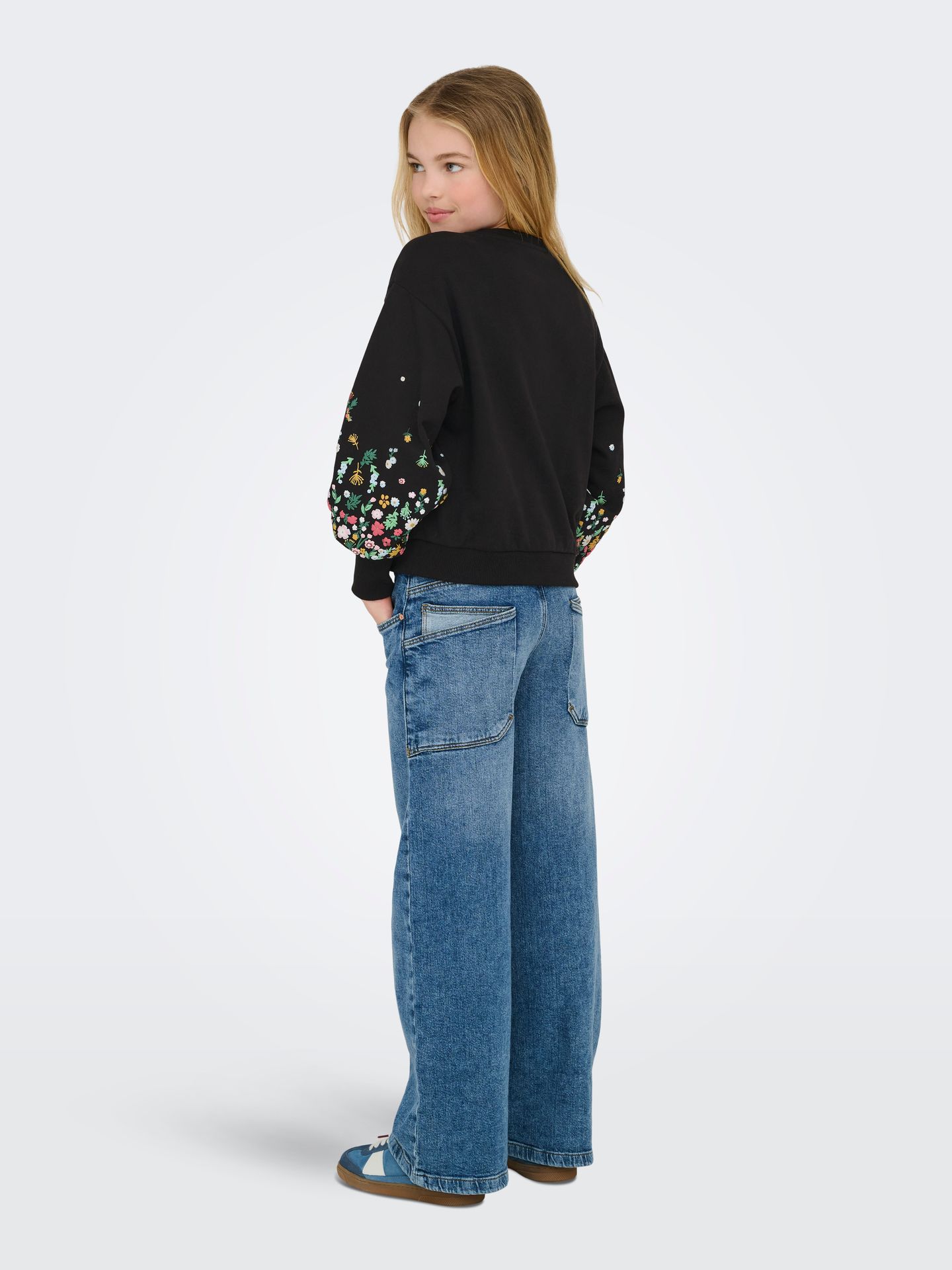 Only KOGBROOKE L/S O-NECK FLOWER SWT NOO Black/LEO AOP 2900168284022