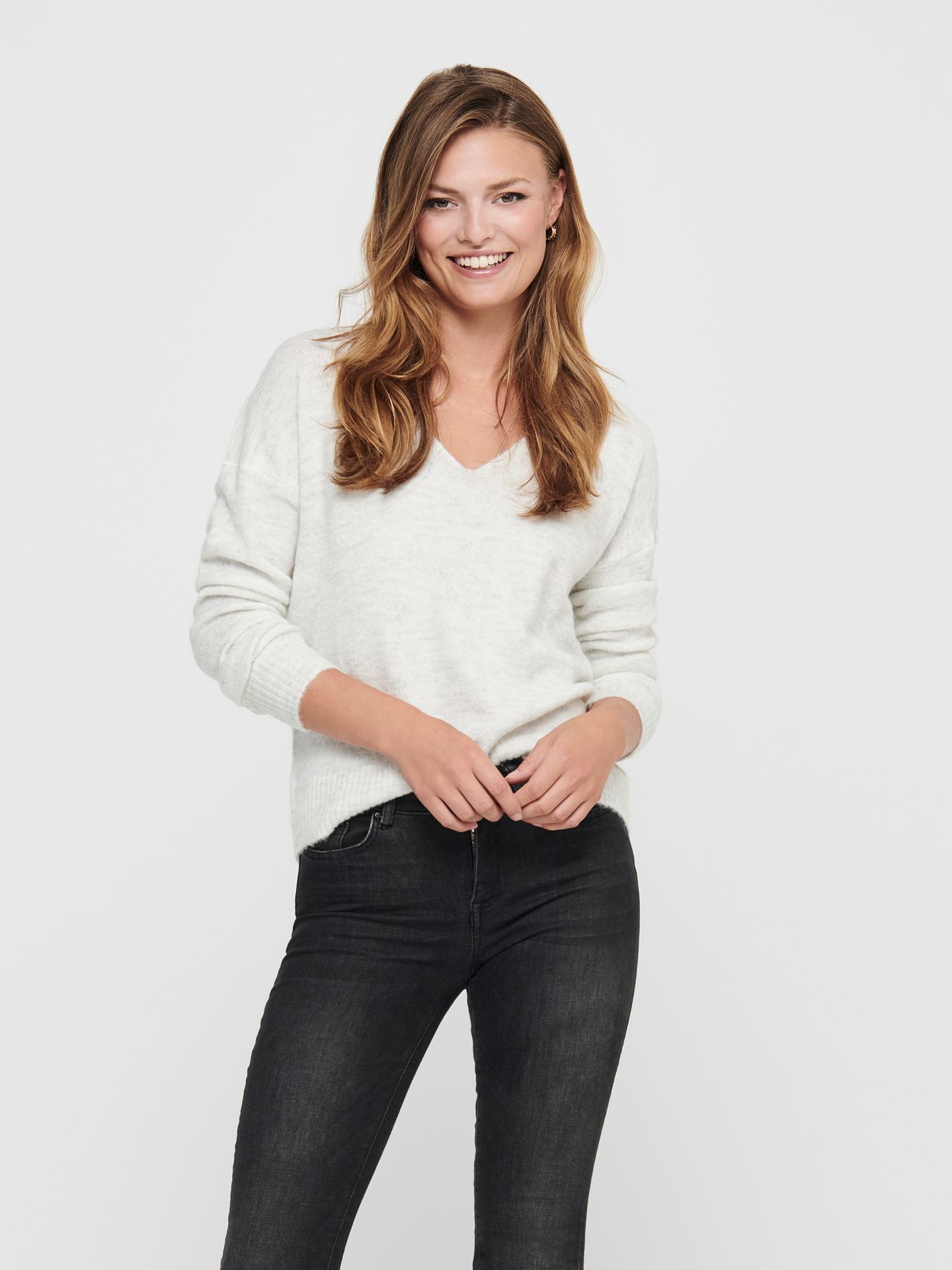 JDY JDYELANORA L/S V-NECK PULLO. KNT NO Cloud Dancer/2024 BRODERIE ANGLAISE 00119500-EKA26011400000187