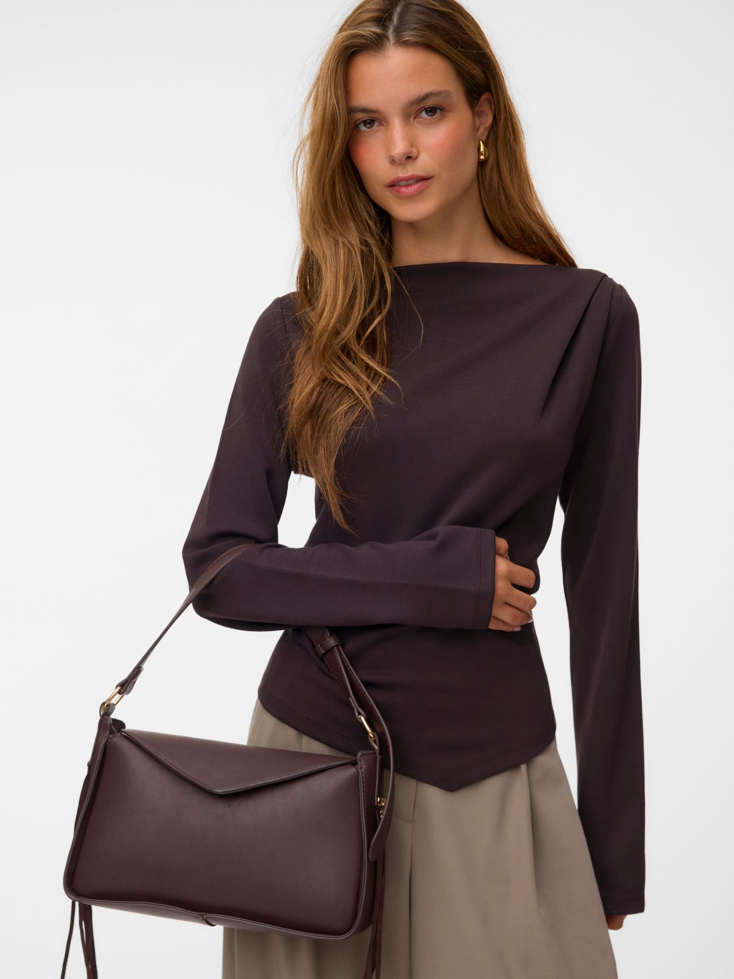 Vero Moda VMMILLE LS BOATNECK SHORT TOP JRS N Chocolate Torte 2900168751043