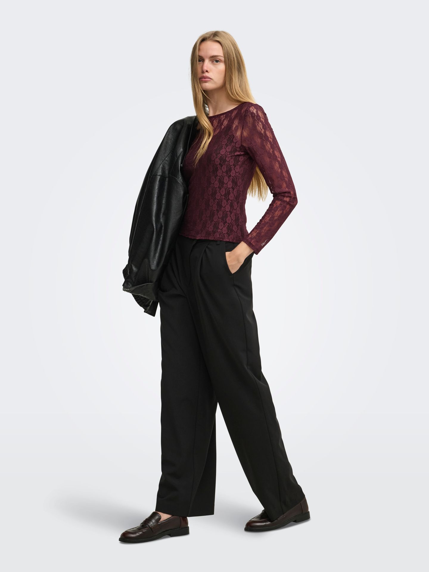 Only ONLNIKITA L/S BOATNECK LACE TOP BOX Decadent Chocolate 2900168753054