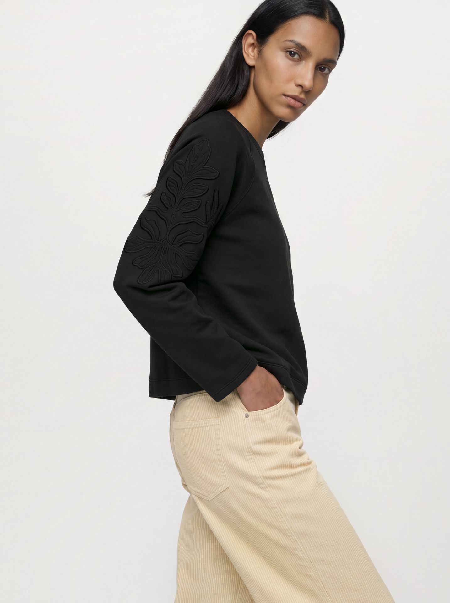 Object OBJANDREA RE L/S O-NECK EMB SWEAT N Black 2900168930011