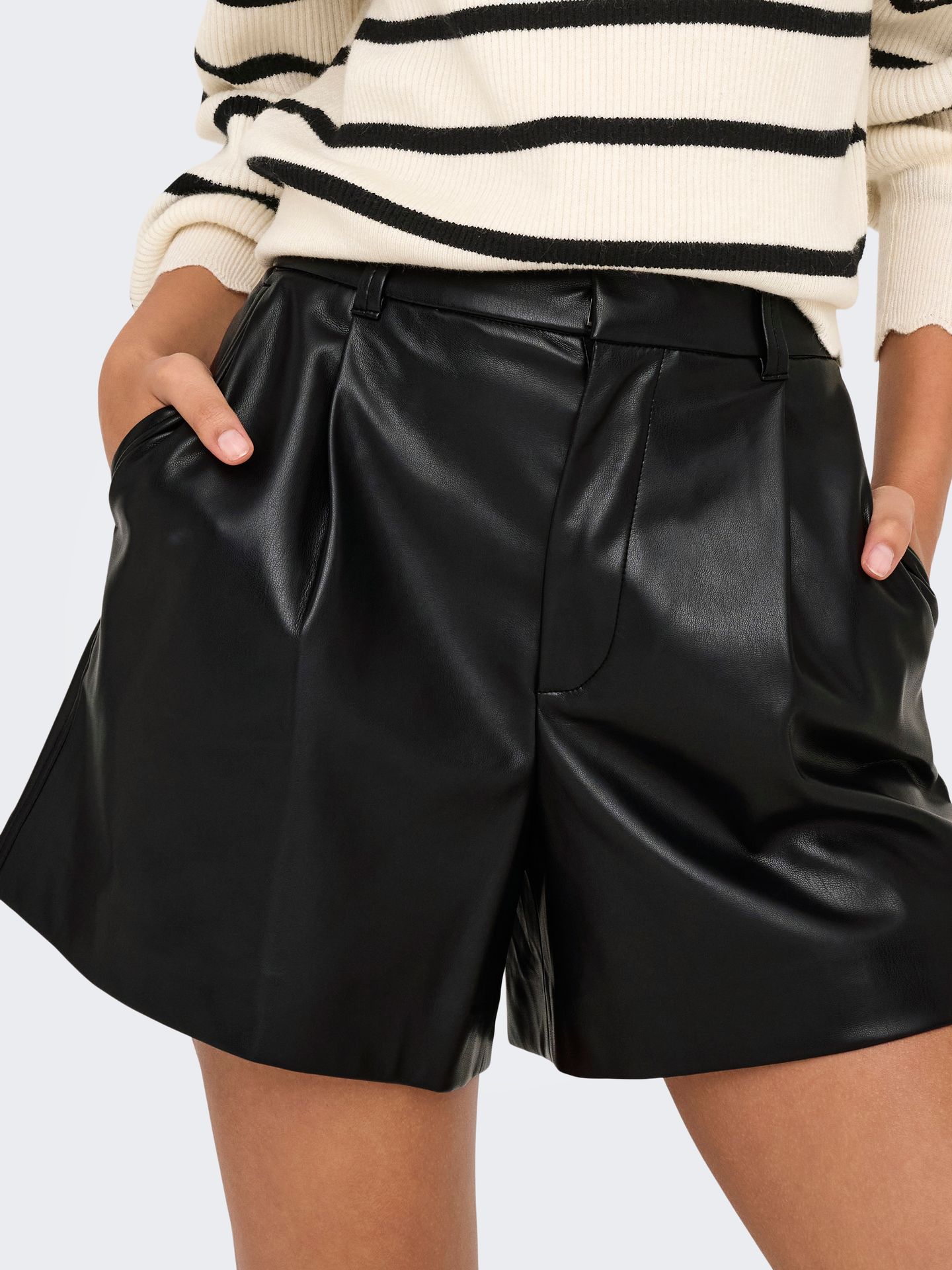 Only ONLSMOOTH HW FAUX LEA SHORTS CC PNT Black 2900169510052