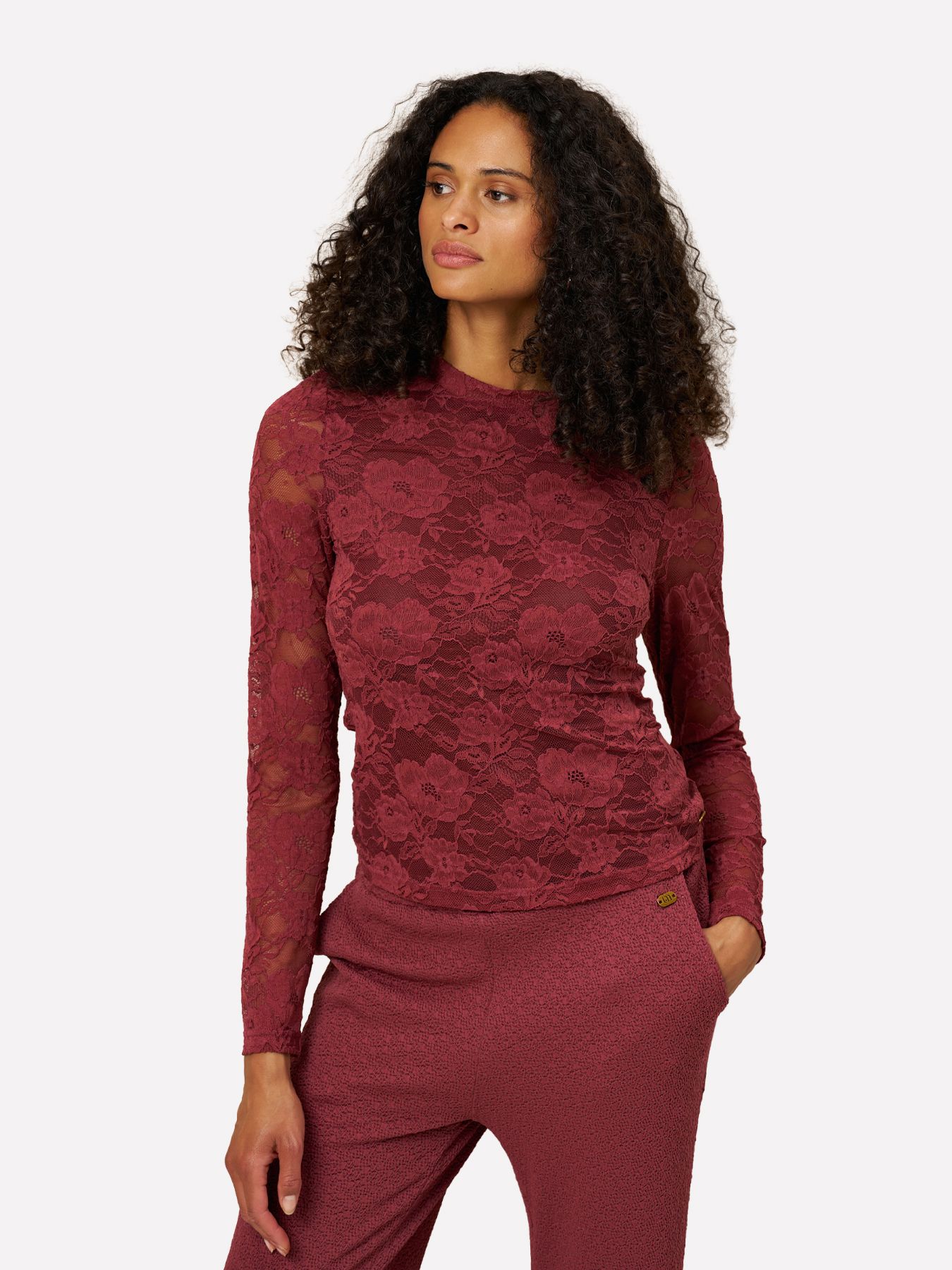Lofty Manner Top Irea - Classic Lace 257 brick red 00120583-EKA26013300000098