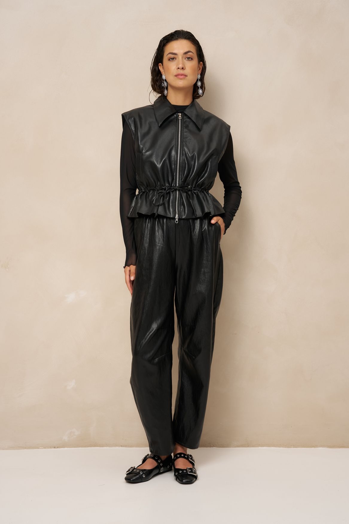 Lofty Manner Gilet Kame - Vegan Leather 600 black 2900171565064