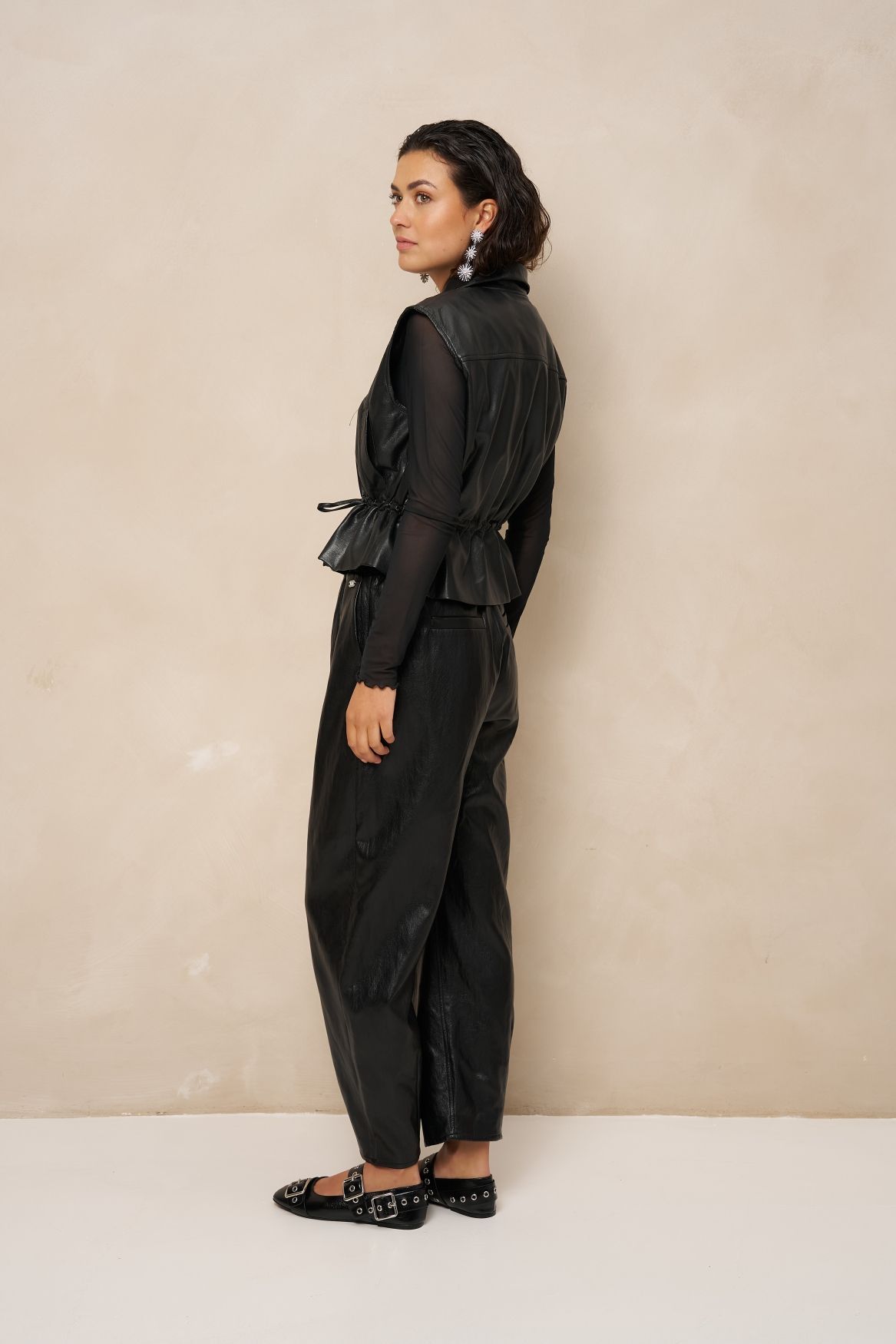 Lofty Manner Gilet Kame - Vegan Leather 600 black 2900171565064