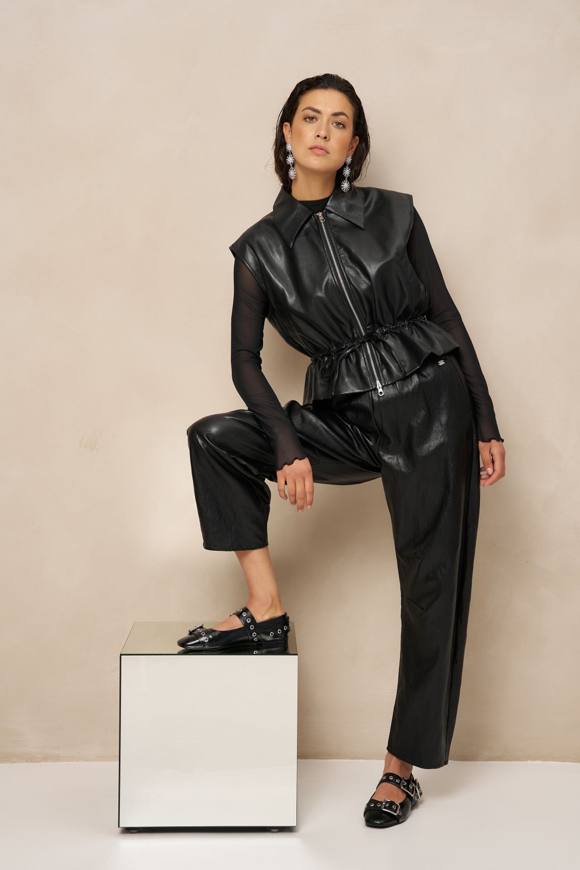 Lofty Manner Gilet Kame - Vegan Leather 600 black 2900171565064