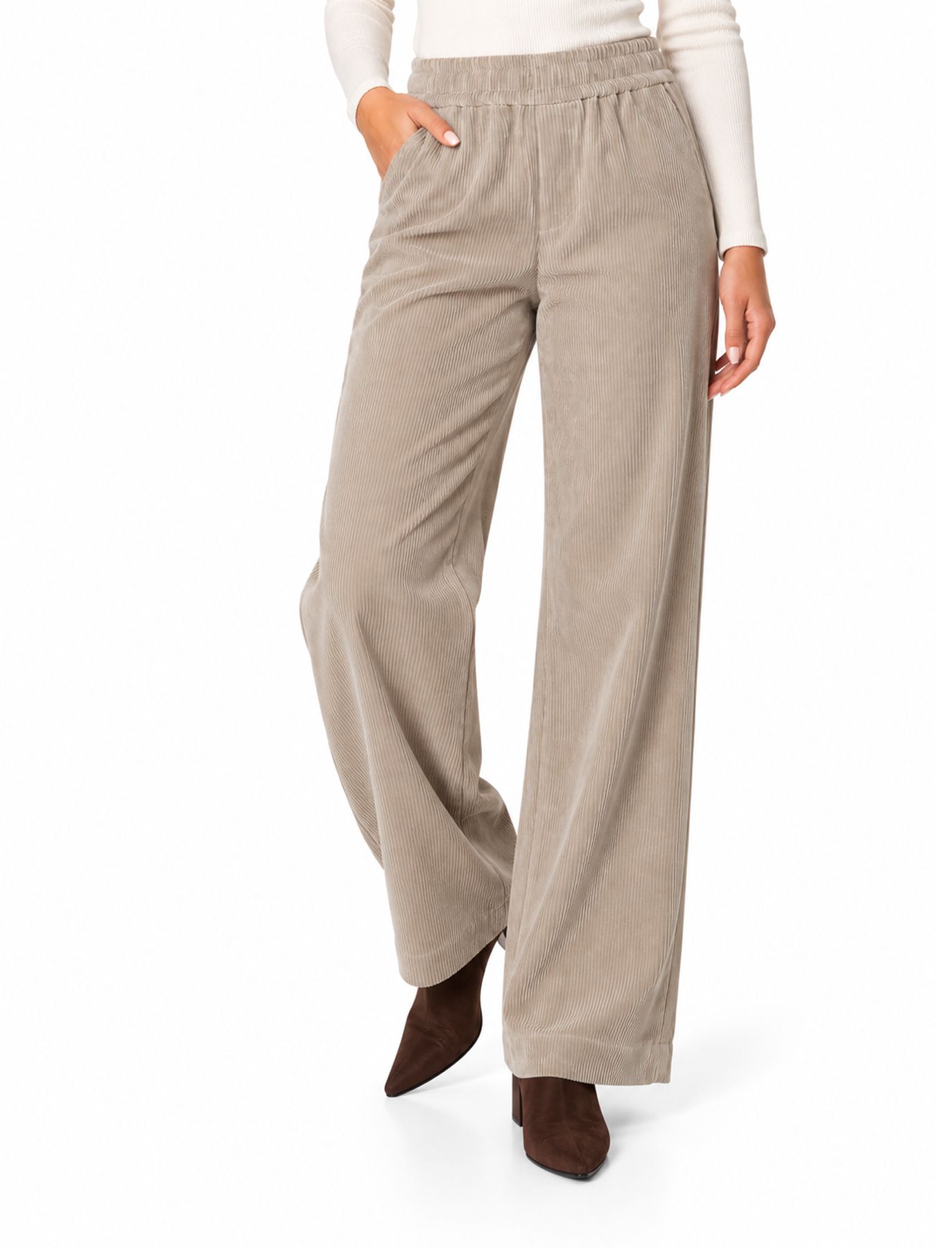 Red Button De Claudette 8W Soft Cord is een broek met een hig pebble99 00121179-EKA26007300000048