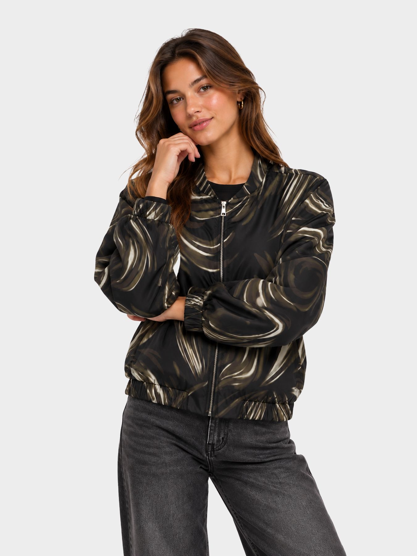 Vero Moda VMMIRO LS BOMBER WVN Black/SNOQ WHITE EMB 00121478-EKA26011400000427